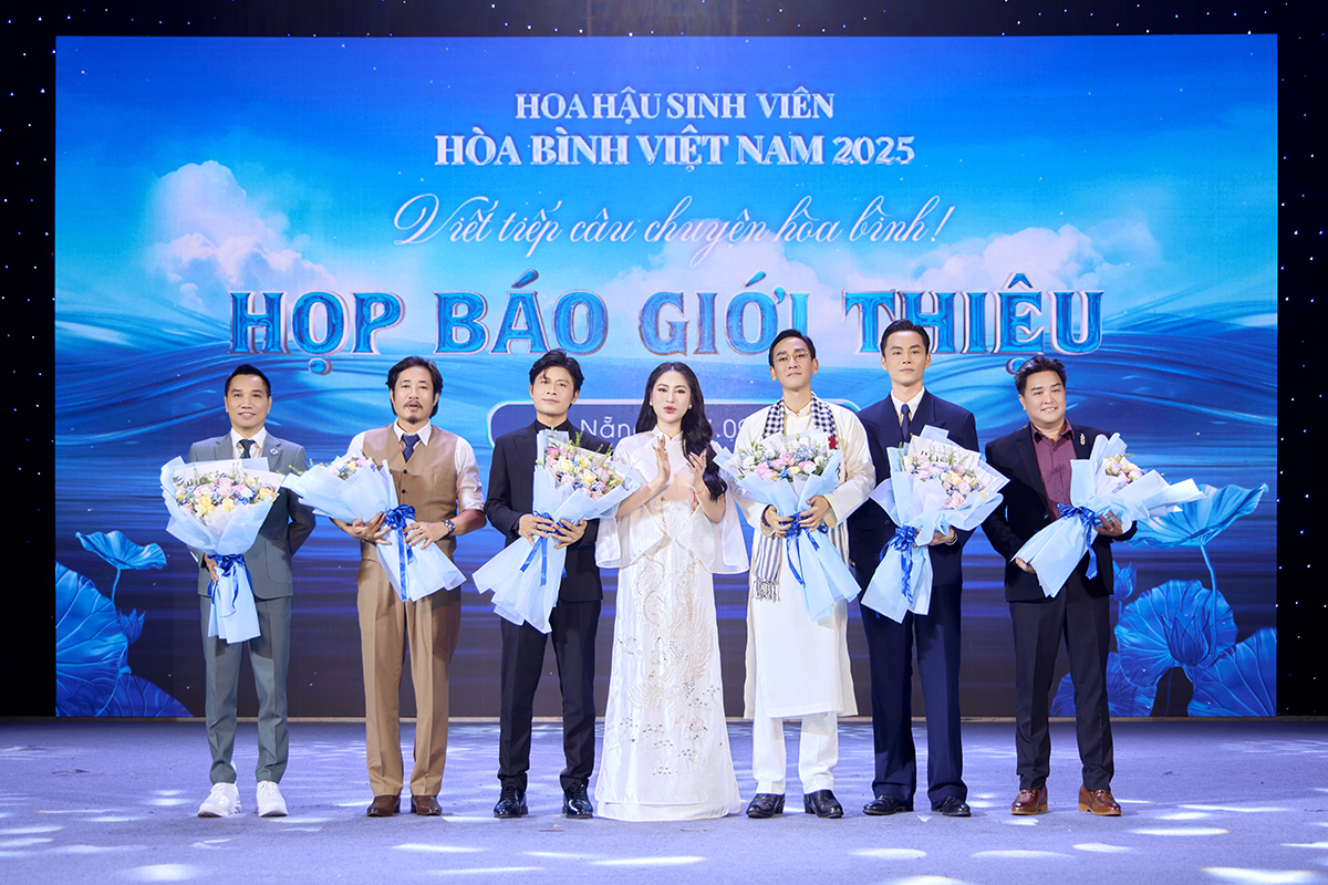cac-thanh-vien-trong-bgk-cuoc-thi-1759041536821-175904153691745503601.jpg