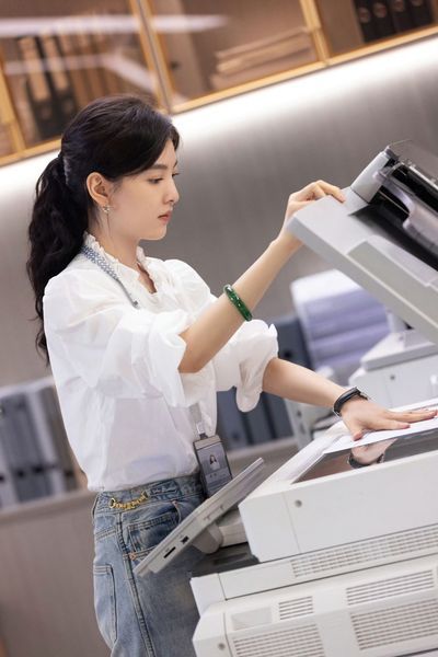 Tiết lộ từ tỷ phú: Bước đi đầu tiên của người giàu không phải là tiết kiệm, mà là vứt bỏ ngay cái gọi là &quot;tư duy làm thuê&quot;- Ảnh 1.