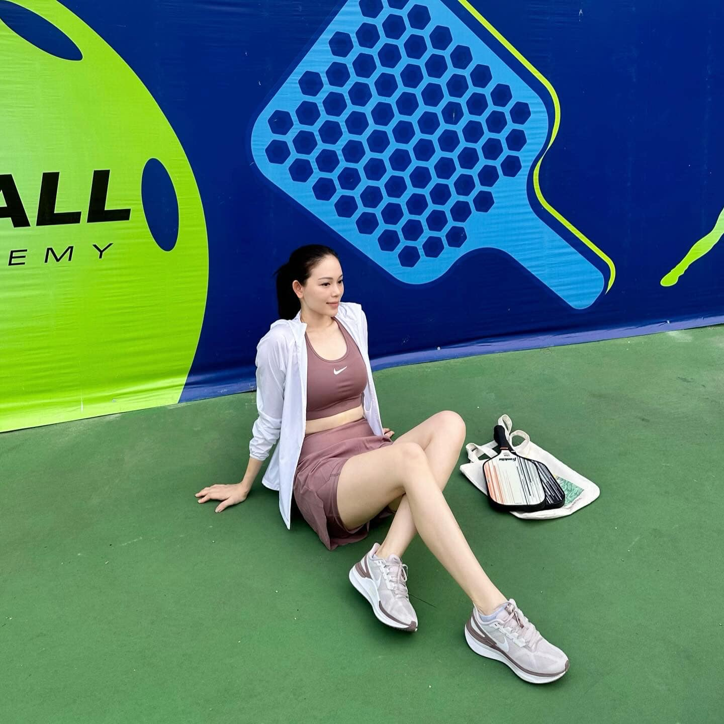 Tăng Thanh Hà - Linh Rin ra sân pickleball: Người diện hẳn đồ bơi, người kín đáo năng động- Ảnh 7.