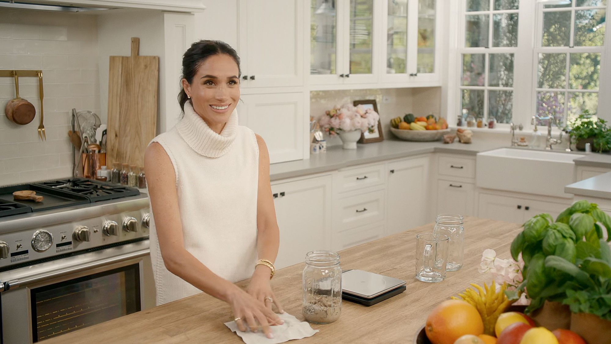 Phong cách thời trang đơn giản nhưng thanh lịch của Meghan Markle trong 