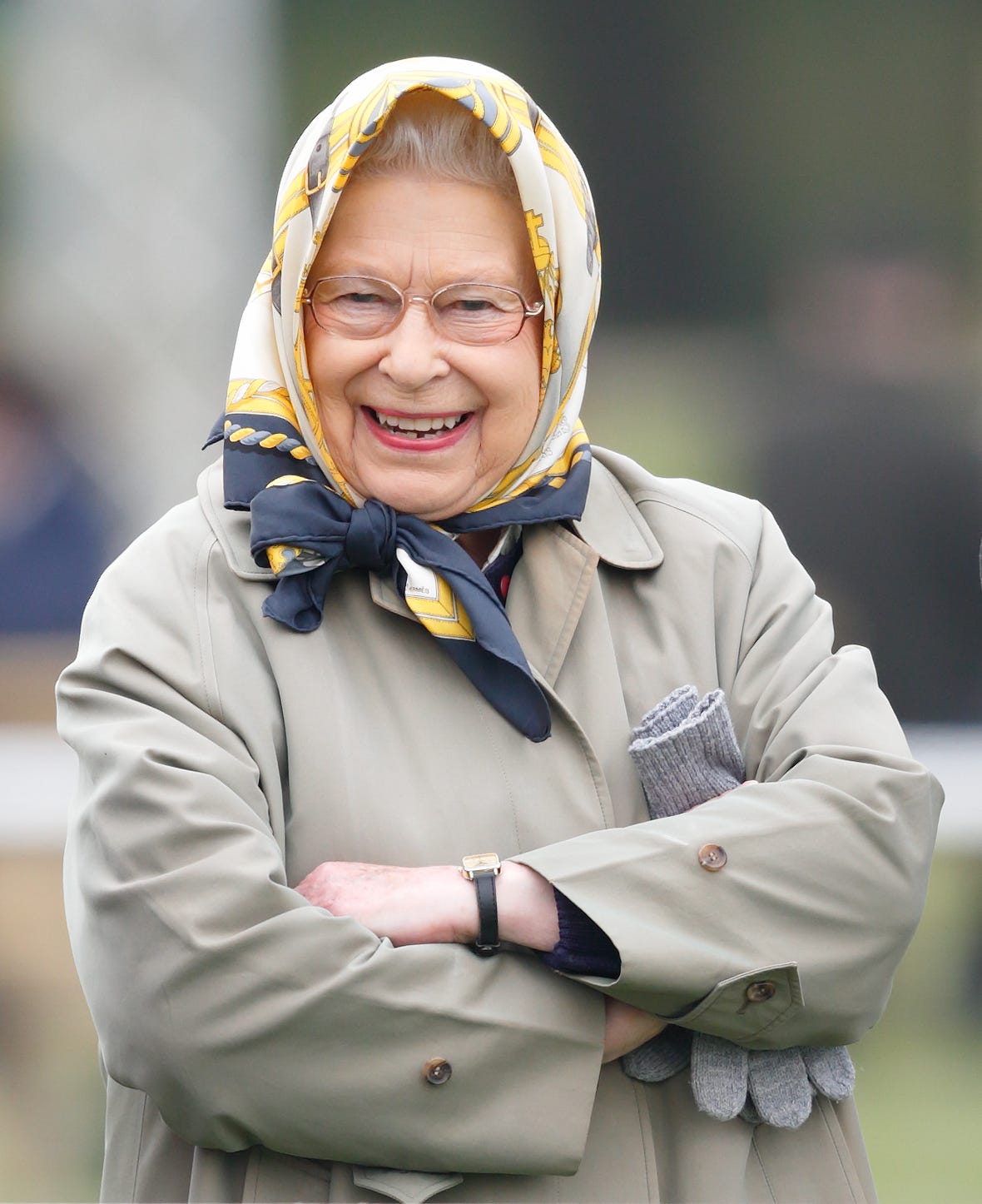 queen-elizabeth-ii-watches-her-horse-barbers-shop-win-the-news-photo-1635362611-175895020928991384506-1759021687646-175902168774134655719.jpg