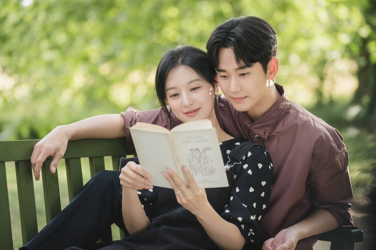 10 phim Hàn được xem nhiều nhất Netflix 2025: The Glory thua xa Queen of Tears, số 1 chễm chệ đầu bảng suốt 4 năm - Ảnh 3.