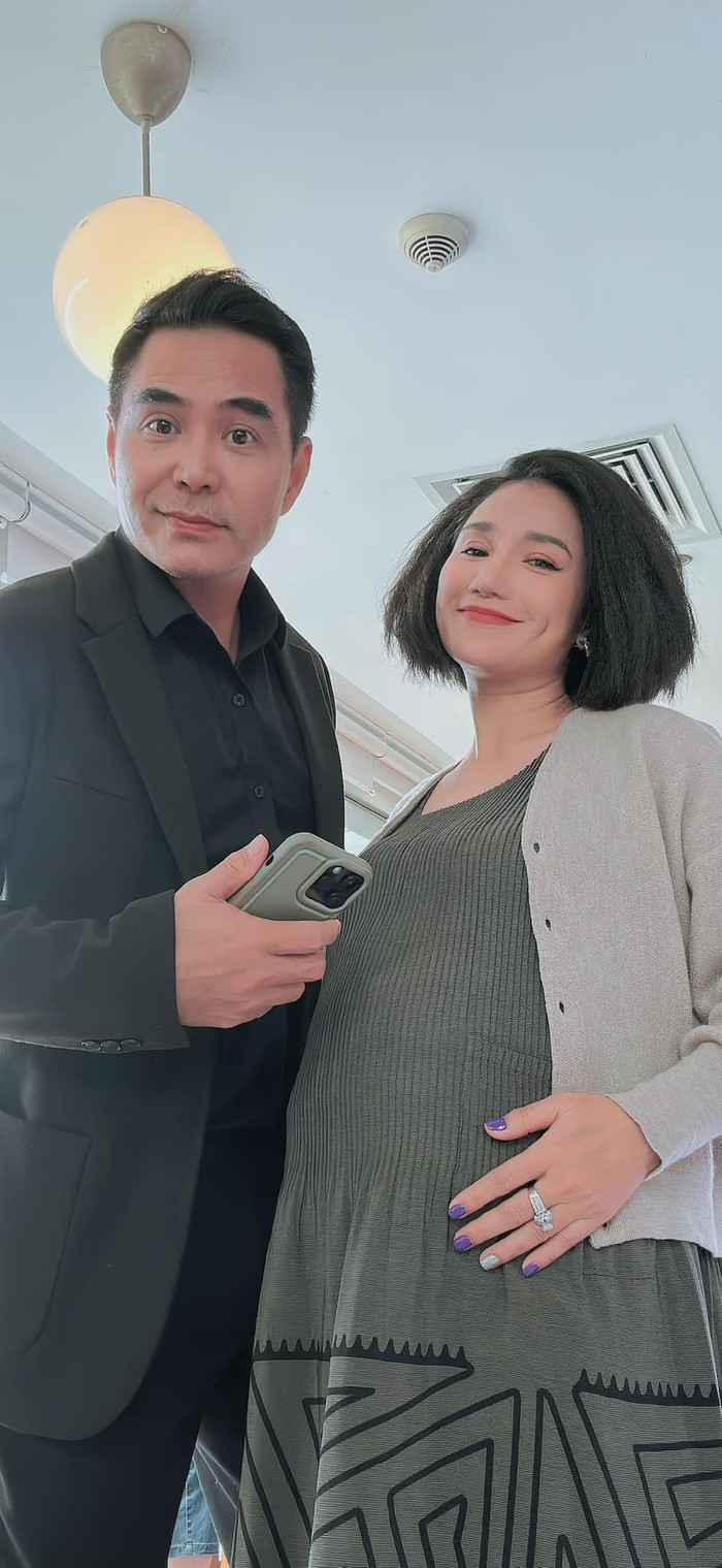 Tuổi 52 cực phong độ của &quot;ông trùm đại gia Vĩnh Long&quot; được Cát Tường công khai gọi &quot;ông xã&quot;- Ảnh 2.