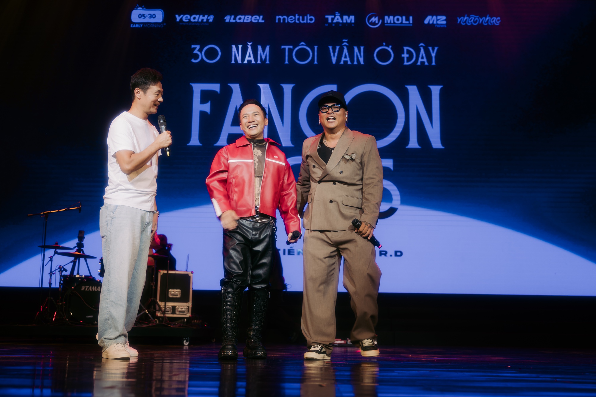 Đinh Tiến Đạt gây bất ngờ: Chỉ 2 tuần ra liền 2 MV, Fancon 30 năm sự nghiệp khẳng định “Tôi vẫn ở đây” - Ảnh 4.