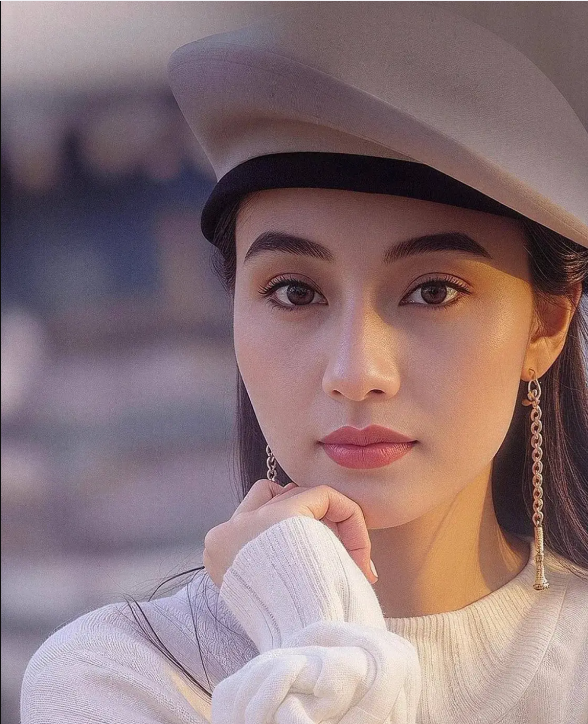 Có 1 nàng hậu &quot;đáng sợ&quot; khiến giới phu nhân hào môn nhấp nhổm không yên - Ảnh 3.