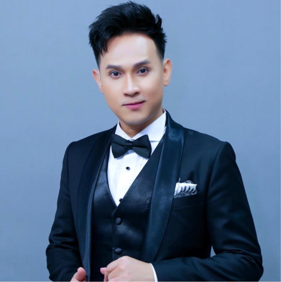 Ngoại hình ca sĩ giữ chức Viện phó, thỉnh thoảng chốt đơn một căn nhà, 50 tuổi rất giàu nhưng chưa vợ con - Ảnh 2.