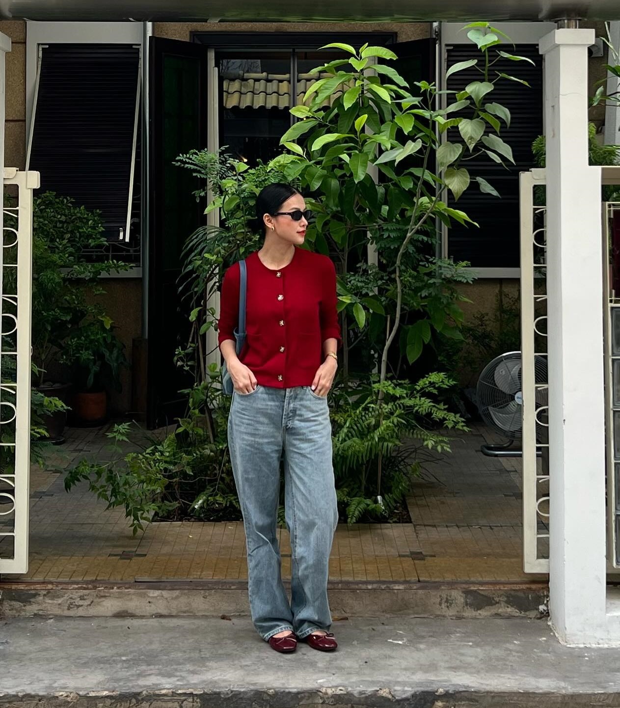 10 set quần jeans mùa thu sành điệu xuất sắc từ các mỹ nhân Việt - Ảnh 1.