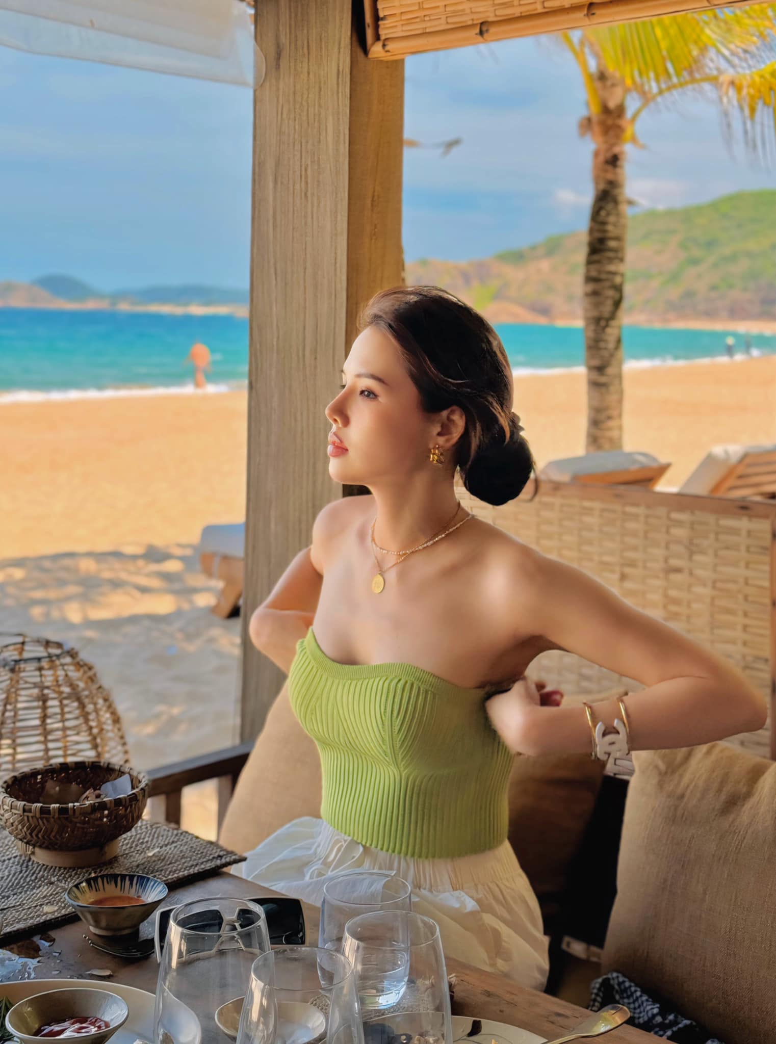 Nhan sắc của "phu nhân tập đoàn nghìn tỷ" rời showbiz Việt sau khi sinh 2 con cho chồng đại giấu mặt - Ảnh 6. Nhan sắc của "phu nhân tập đoàn nghìn tỷ" rời showbiz Việt sau khi sinh 2 con cho chồng đại giấu mặt - Ảnh 6.