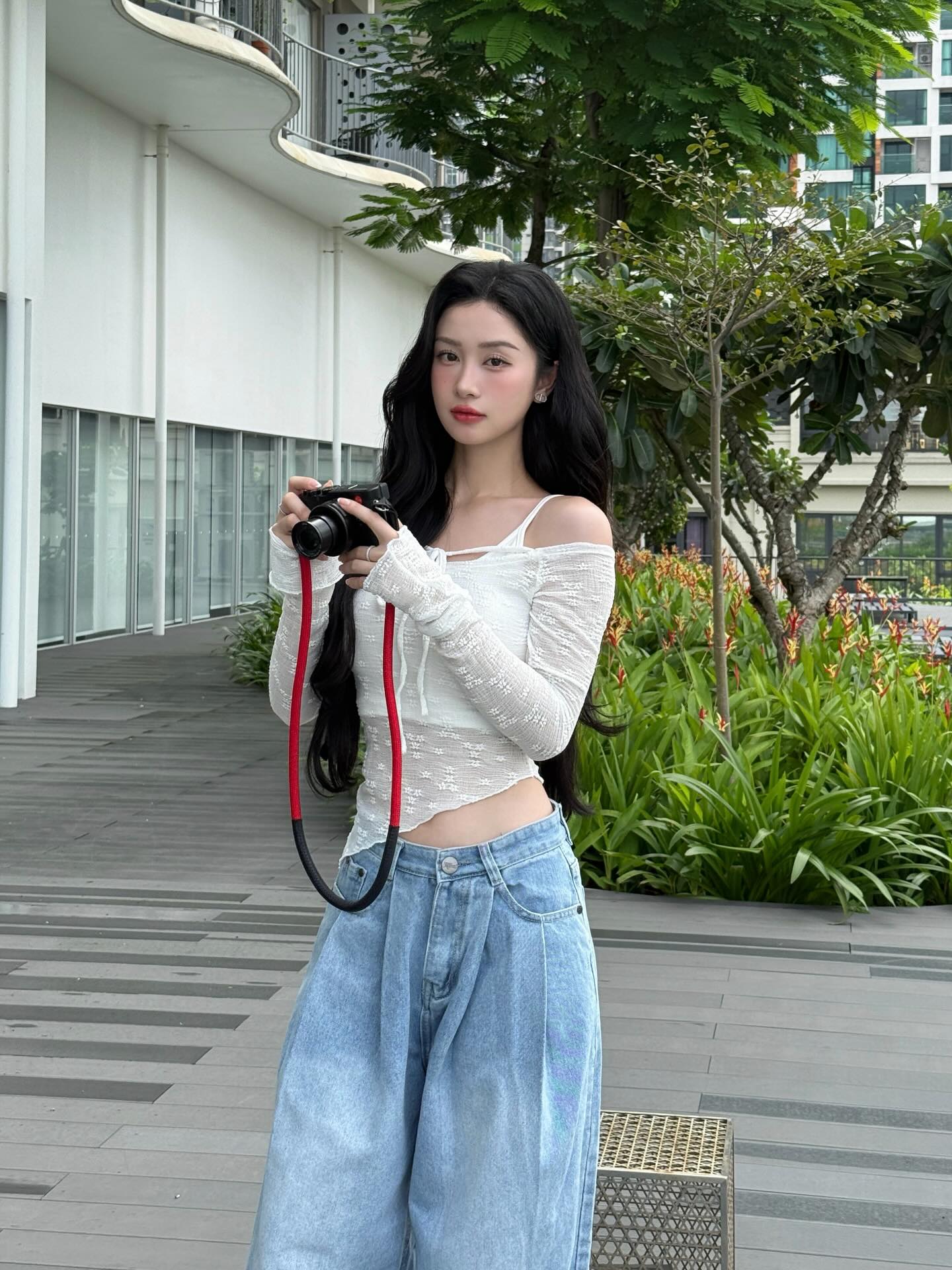 10 set quần jeans mùa thu sành điệu xuất sắc từ các mỹ nhân Việt - Ảnh 10.