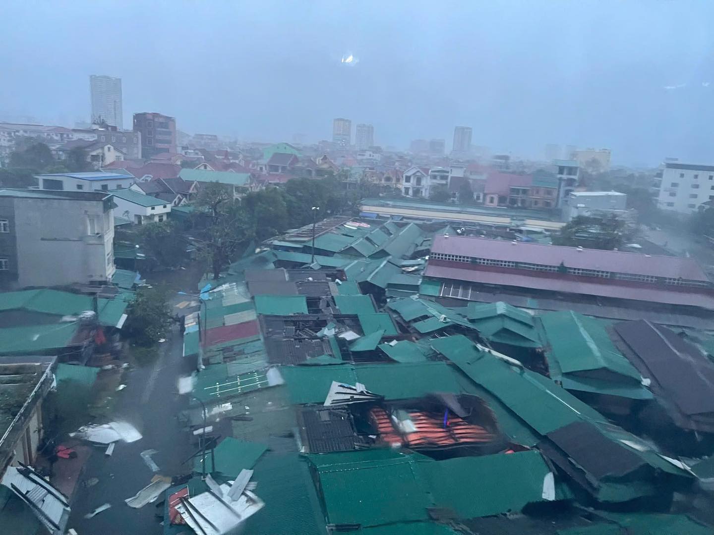 11 người chết, 13 người mất tích, 8 người mất liên lạc và 33 người bị thương do bão Bualoi, Thủ tướng chỉ đạo khẩn - Ảnh 1.