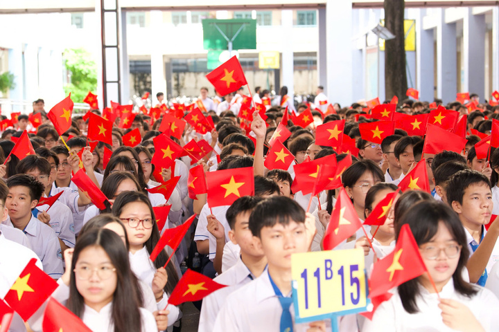 TP.HCM chi hơn 2.600 tỷ đồng hỗ trợ học phí năm học 2025-2026 - Ảnh 1.