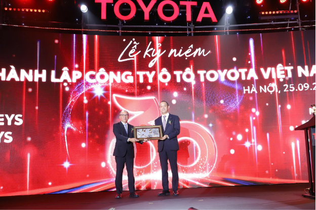 Những dấu ấn làm nên hành trình 30 năm rực rỡ của Toyota Việt Nam - Ảnh 1.