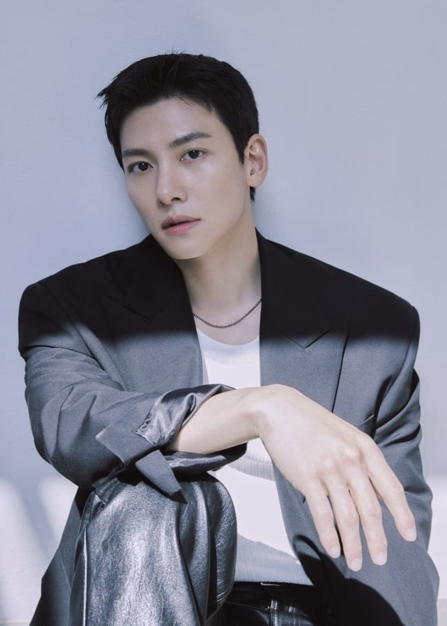 Có ai nhận ra đây là Ji Chang Wook không? - Ảnh 5.