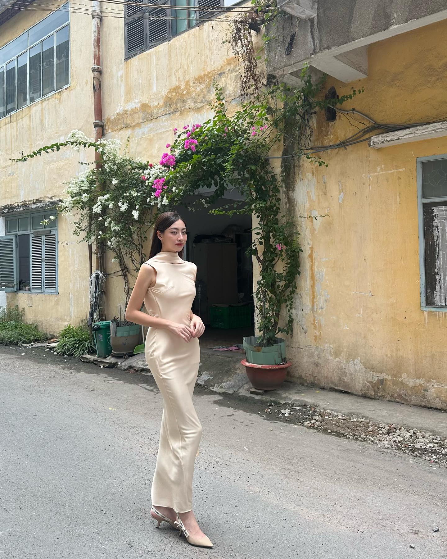 Tham khảo 10 set váy mùa thu trẻ xinh mãn nhãn từ sao Việt - Ảnh 7. Tham khảo 10 set váy mùa thu trẻ xinh mãn nhãn từ sao Việt - Ảnh 7.
