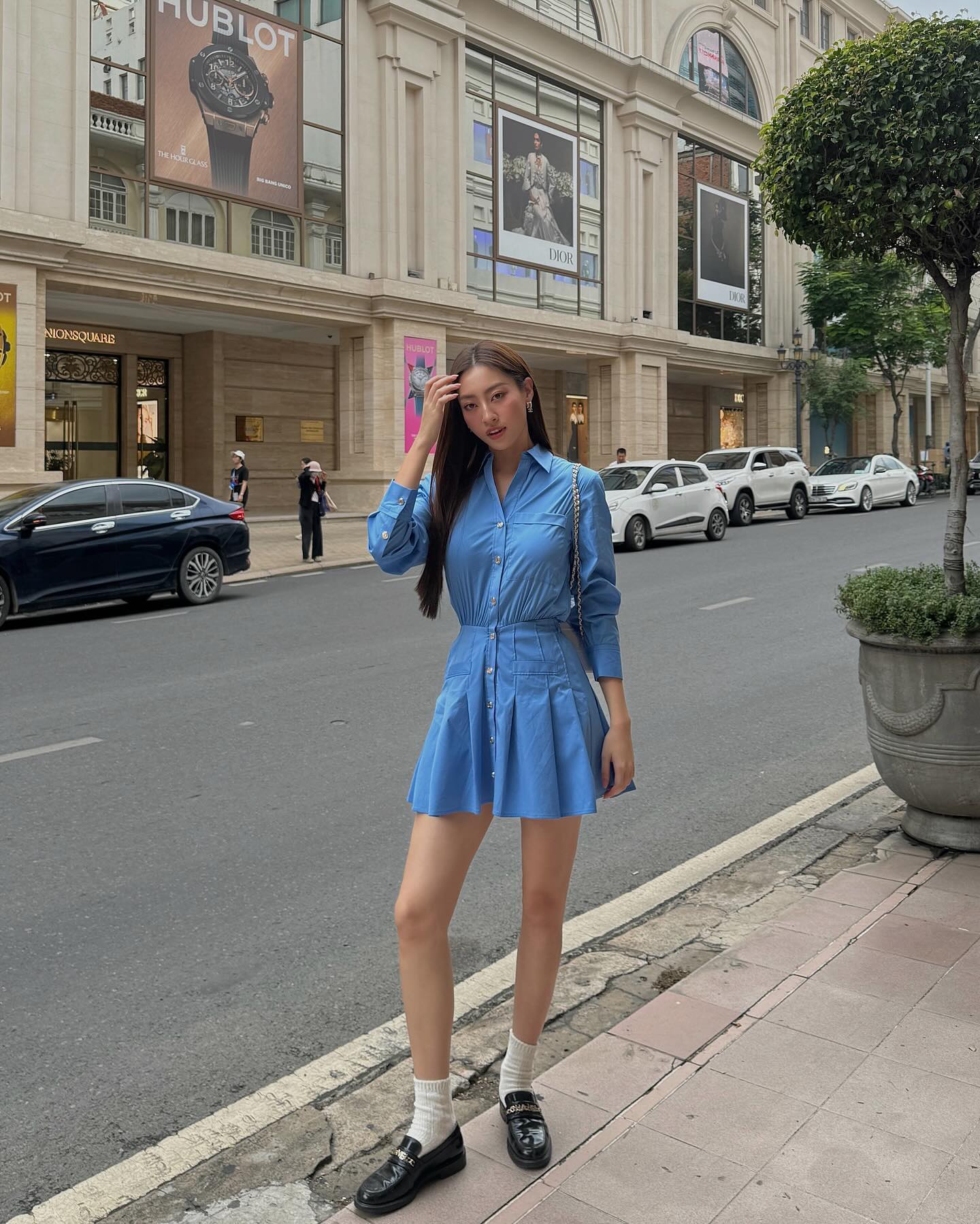 Tham khảo 10 set váy mùa thu trẻ xinh mãn nhãn từ sao Việt - Ảnh 6. Tham khảo 10 set váy mùa thu trẻ xinh mãn nhãn từ sao Việt - Ảnh 6.
