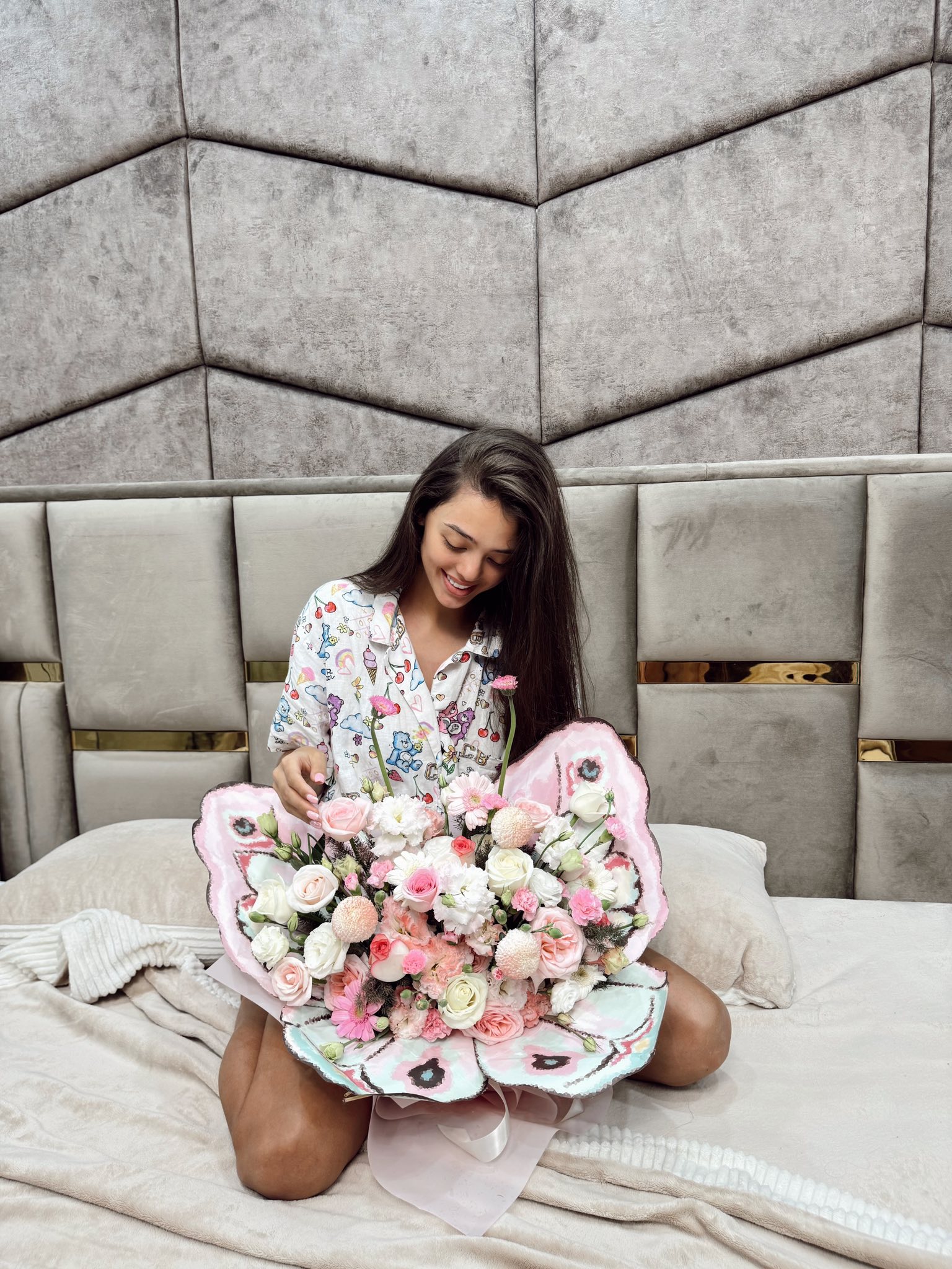 Bà xã Bùi Tiến Dũng đón sinh nhật hạnh phúc bên chồng con: Tuổi 25 dường như có tất cả của nàng mẫu Tây xinh đẹp- Ảnh 6. Bà xã Bùi Tiến Dũng đón sinh nhật hạnh phúc bên chồng con: Tuổi 25 dường như có tất cả của nàng mẫu Tây xinh đẹp- Ảnh 6.
