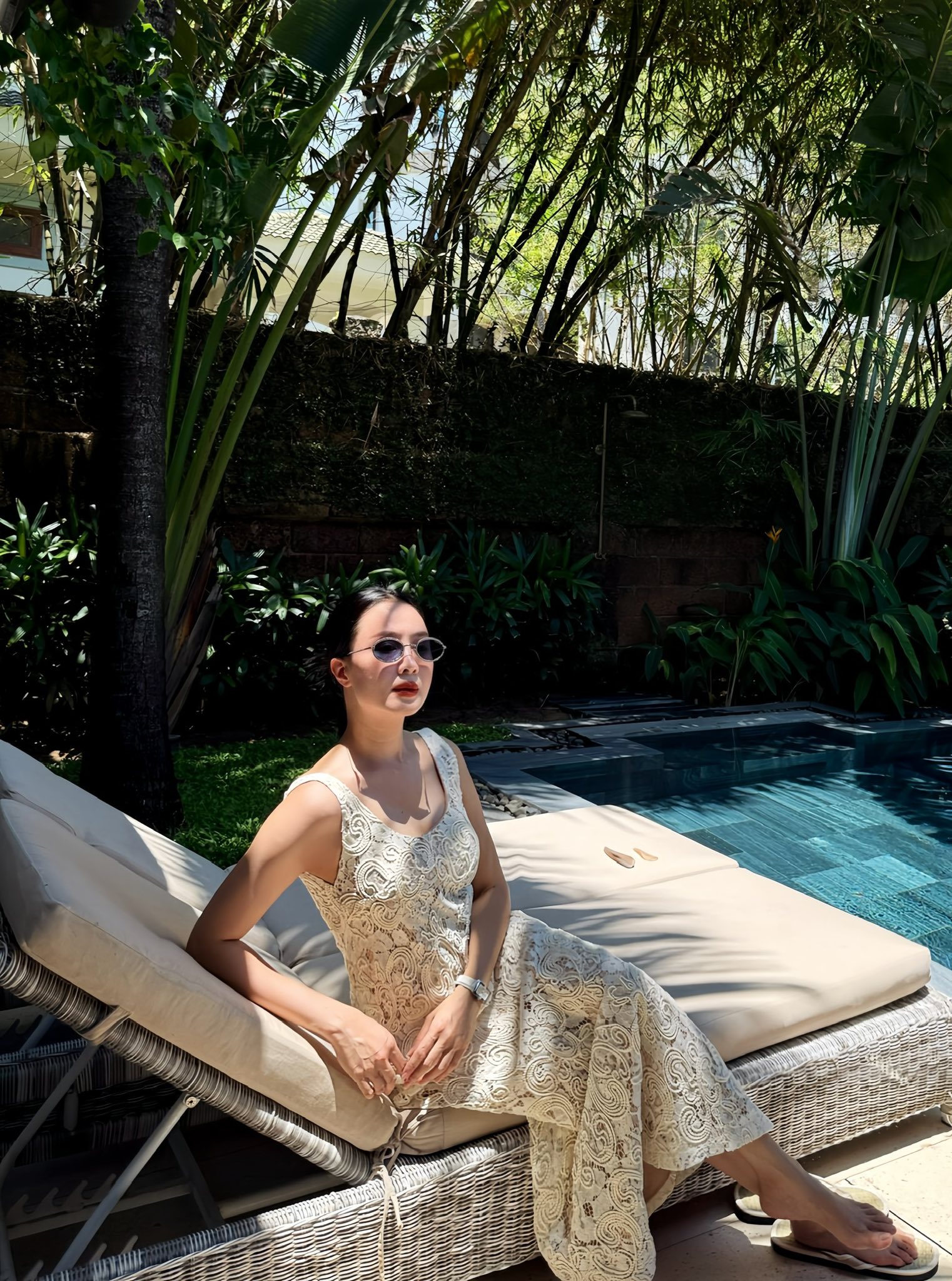 Hồng Diễm được khen không ngớt về nhan sắc tuổi 42, phong cách thời trang cực trẻ trung và thanh lịch - Ảnh 10. Hồng Diễm được khen không ngớt về nhan sắc tuổi 42, phong cách thời trang cực trẻ trung và thanh lịch - Ảnh 10.