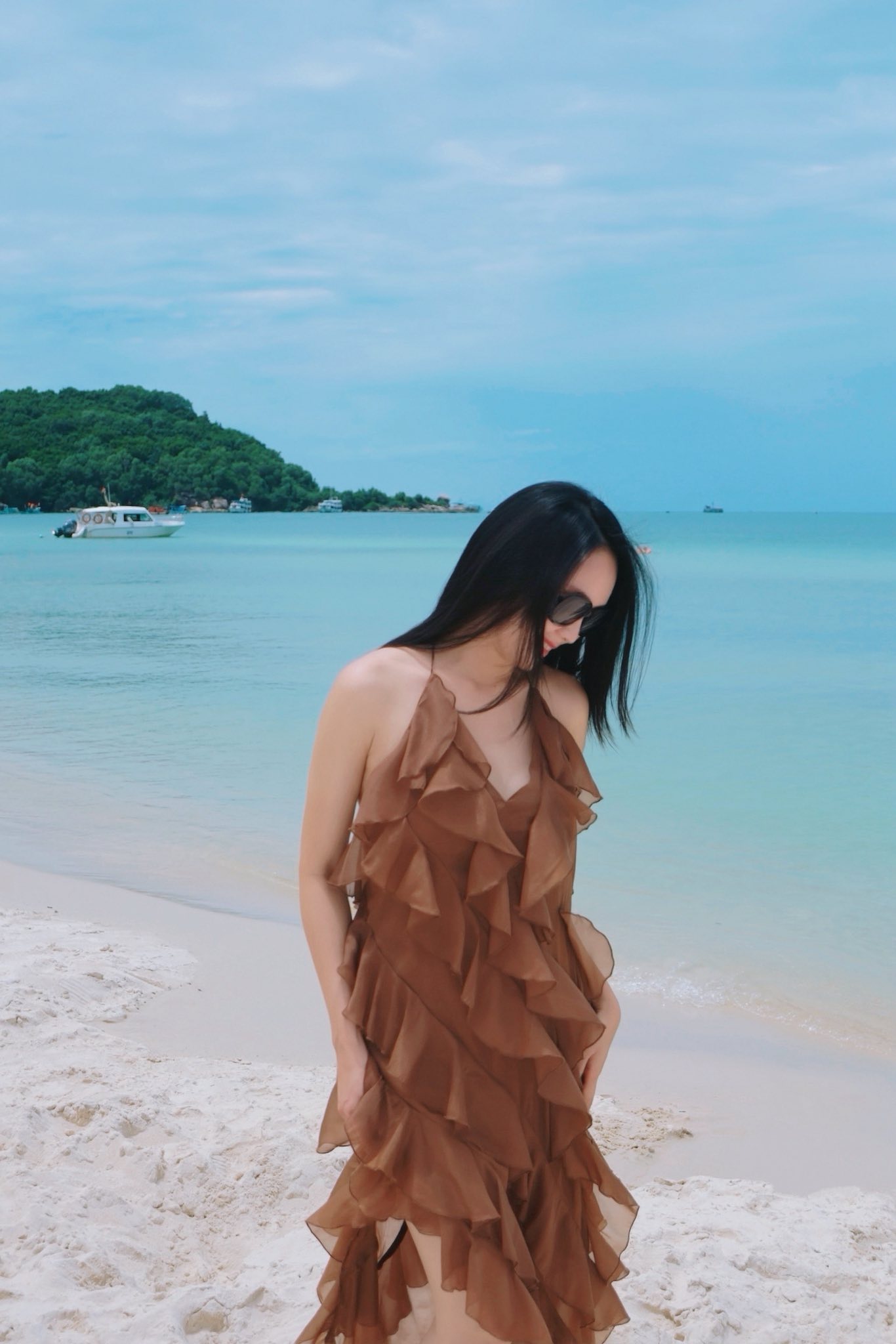 Hồng Diễm được khen không ngớt về nhan sắc tuổi 42, phong cách thời trang cực trẻ trung và thanh lịch - Ảnh 8. Hồng Diễm được khen không ngớt về nhan sắc tuổi 42, phong cách thời trang cực trẻ trung và thanh lịch - Ảnh 8.