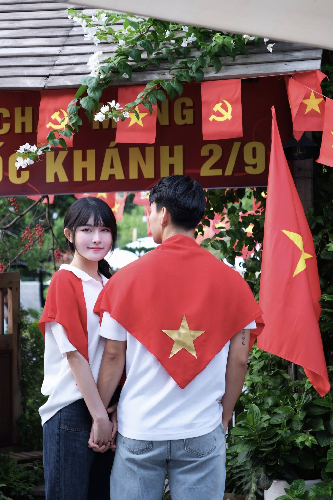 Ảnh yêu nước của dàn sao bóng đá gây sốt: Nhà Văn Hậu-Hải My đẹp đỉnh, Văn Thanh Ảnh yêu nước của dàn sao bóng đá gây sốt: Nhà Văn Hậu-Hải My đẹp đỉnh, Văn Thanh
