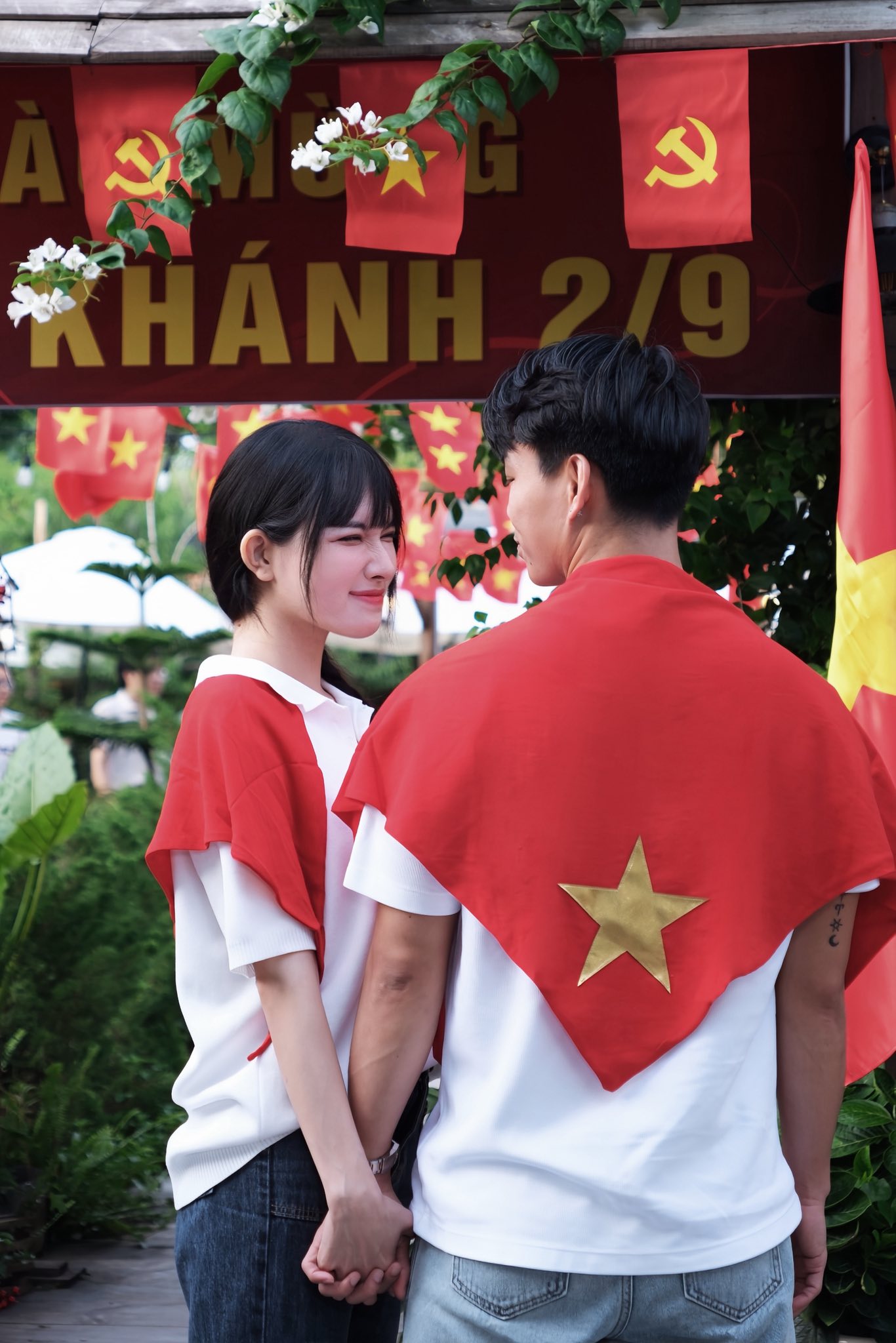 Ảnh yêu nước của dàn sao bóng đá gây sốt: Nhà Văn Hậu-Hải My đẹp đỉnh, Văn Thanh Ảnh yêu nước của dàn sao bóng đá gây sốt: Nhà Văn Hậu-Hải My đẹp đỉnh, Văn Thanh