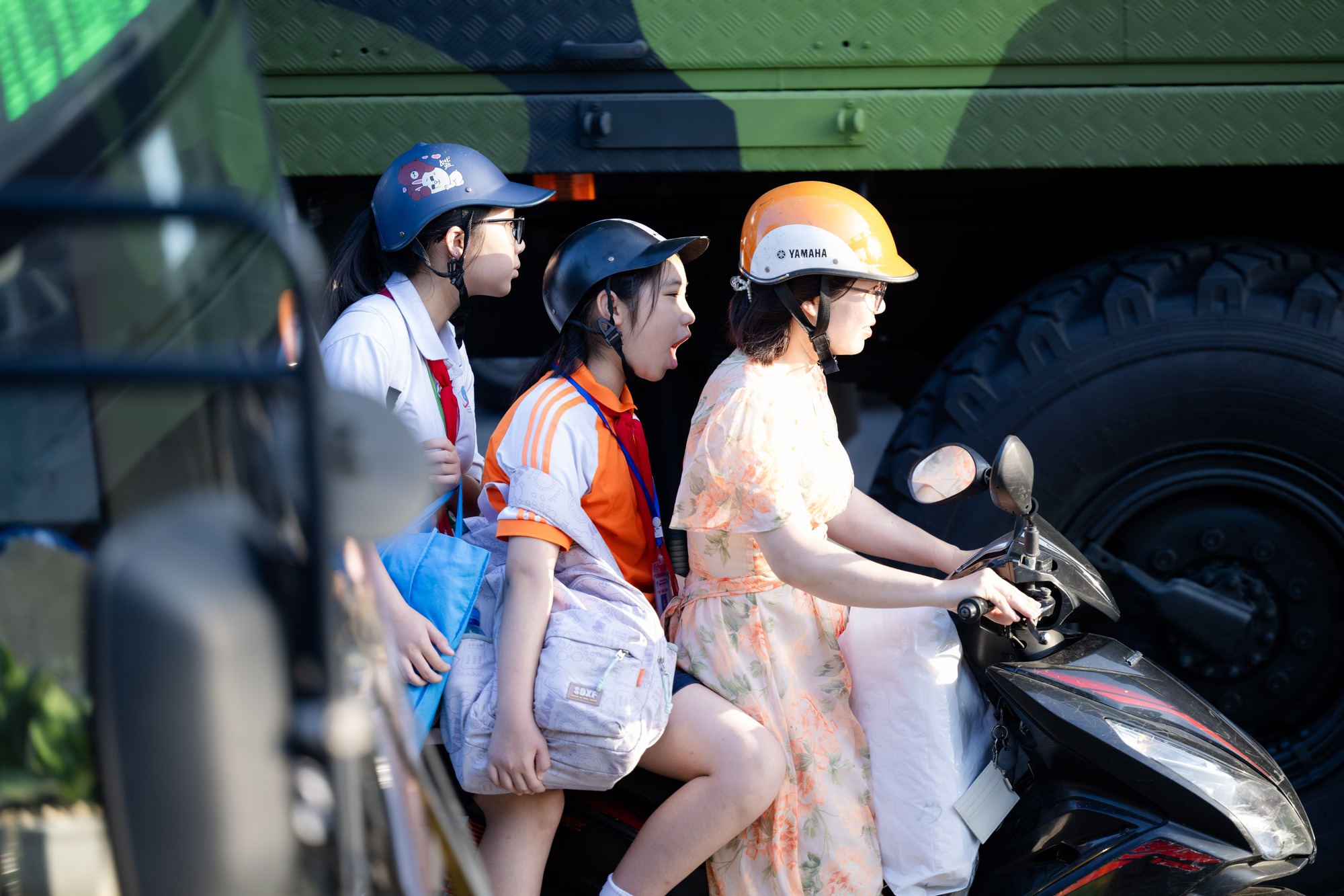 Mệt mỏi, chùn chân giữa biển ùn tắc ngày đầu đi làm trở lại sau kỳ nghỉ lễ 2/9 - Ảnh 5. Mệt mỏi, chùn chân giữa biển ùn tắc ngày đầu đi làm trở lại sau kỳ nghỉ lễ 2/9 - Ảnh 5.