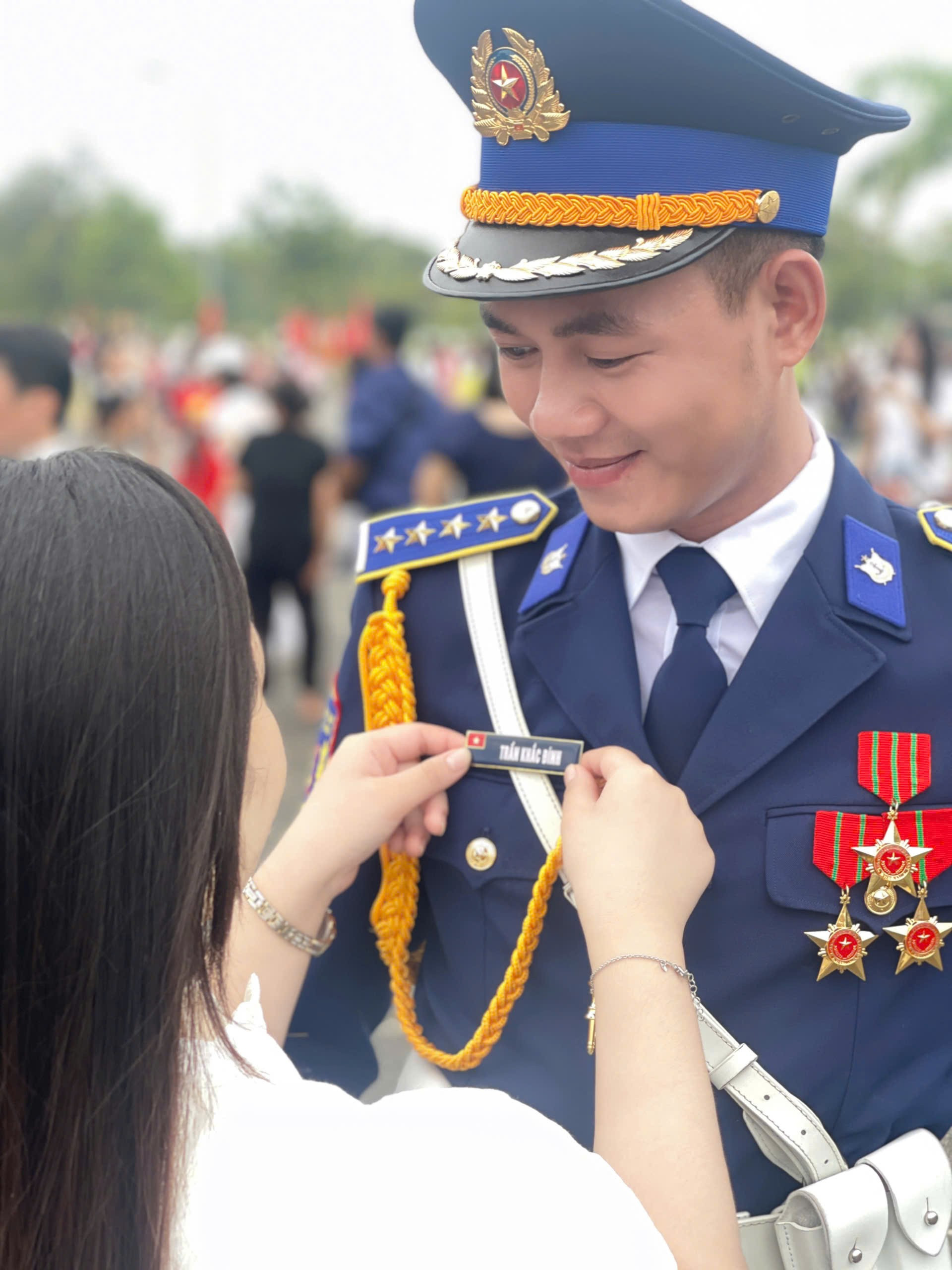 Bạn gái của những chiến sĩ làm nhiệm vụ A80 - Ảnh 3. Bạn gái của những chiến sĩ làm nhiệm vụ A80 - Ảnh 3.