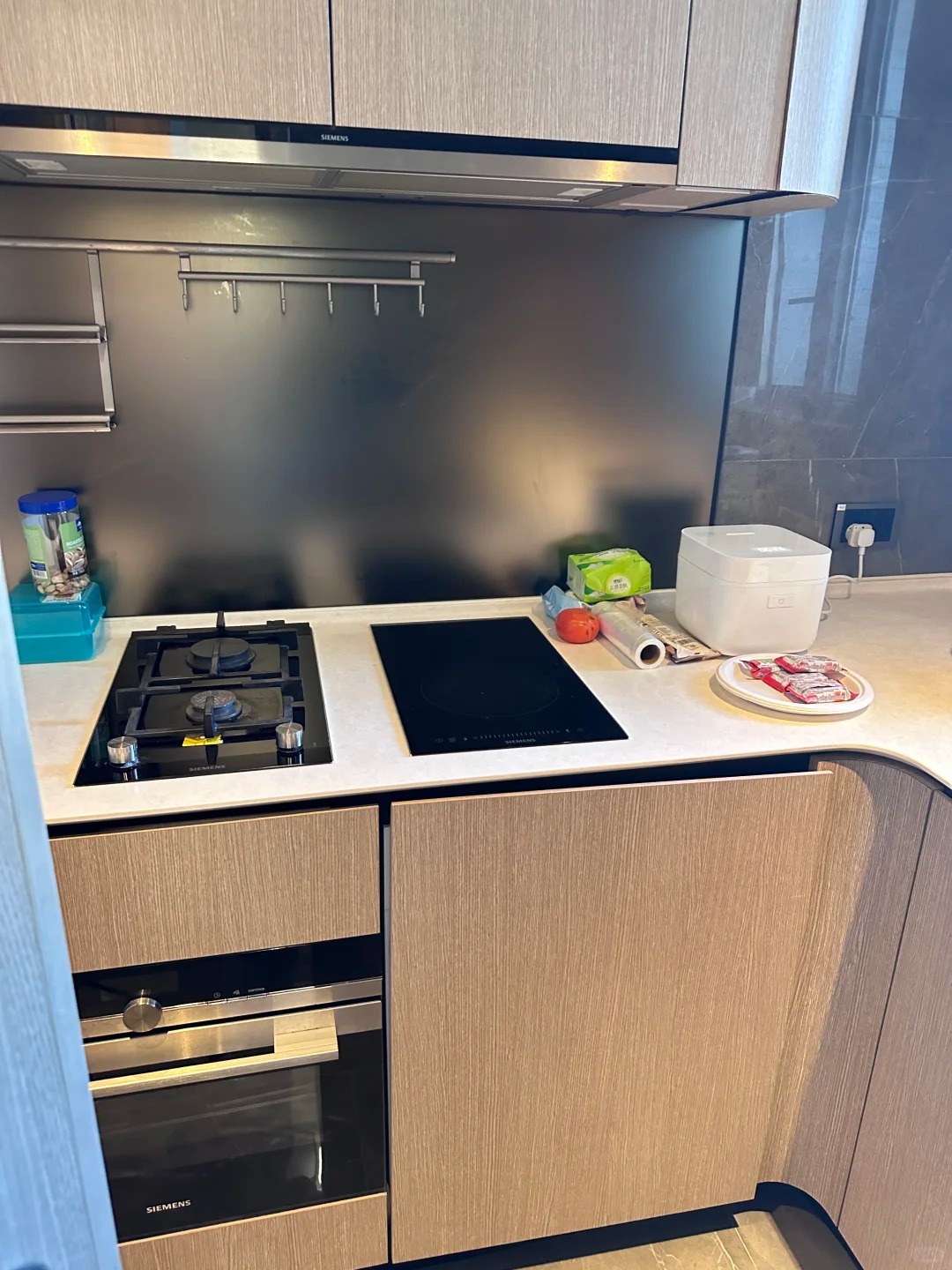 Cô gái sống 6 năm trong căn hộ 28m² với giá thuê 100 triệu/tháng: Nhỏ bé nhưng đầy bình yên - Ảnh 3. Cô gái sống 6 năm trong căn hộ 28m² với giá thuê 100 triệu/tháng: Nhỏ bé nhưng đầy bình yên - Ảnh 3.