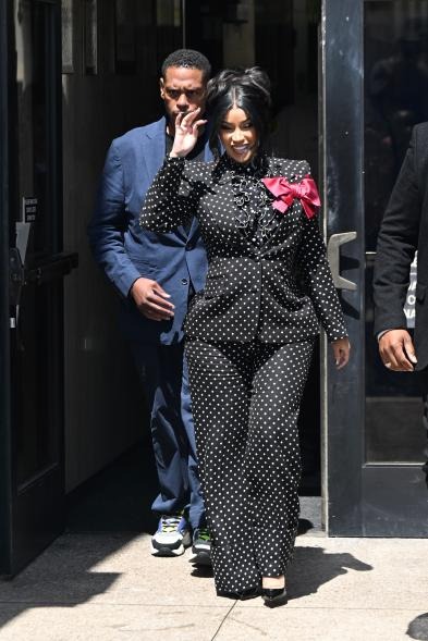 cardi-b-spotted-leaving-court-11-1756868896066872339721-1756884677752-175688467867115050903.jpg