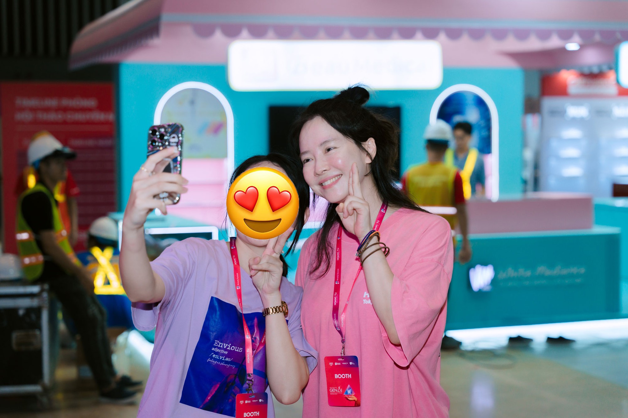 "Mợ ngố" Song Ji Hyo trở lại TP.HCM đúng ngày Quốc khánh, mê Việt Nam cỡ này rồi! - Ảnh 7. "Mợ ngố" Song Ji Hyo trở lại TP.HCM đúng ngày Quốc khánh, mê Việt Nam cỡ này rồi! - Ảnh 7.