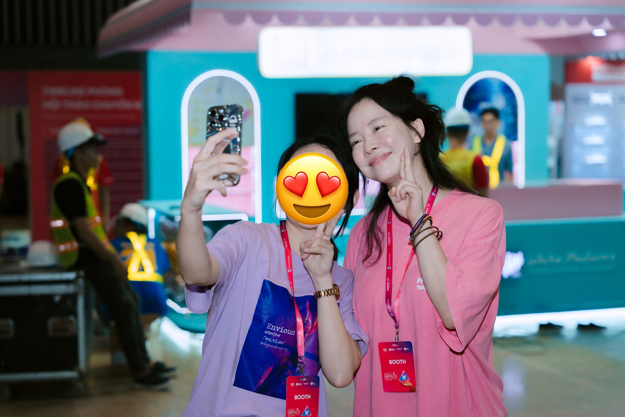 "Mợ ngố" Song Ji Hyo trở lại TP.HCM đúng ngày Quốc khánh, mê Việt Nam cỡ này rồi! - Ảnh 6. "Mợ ngố" Song Ji Hyo trở lại TP.HCM đúng ngày Quốc khánh, mê Việt Nam cỡ này rồi! - Ảnh 6.