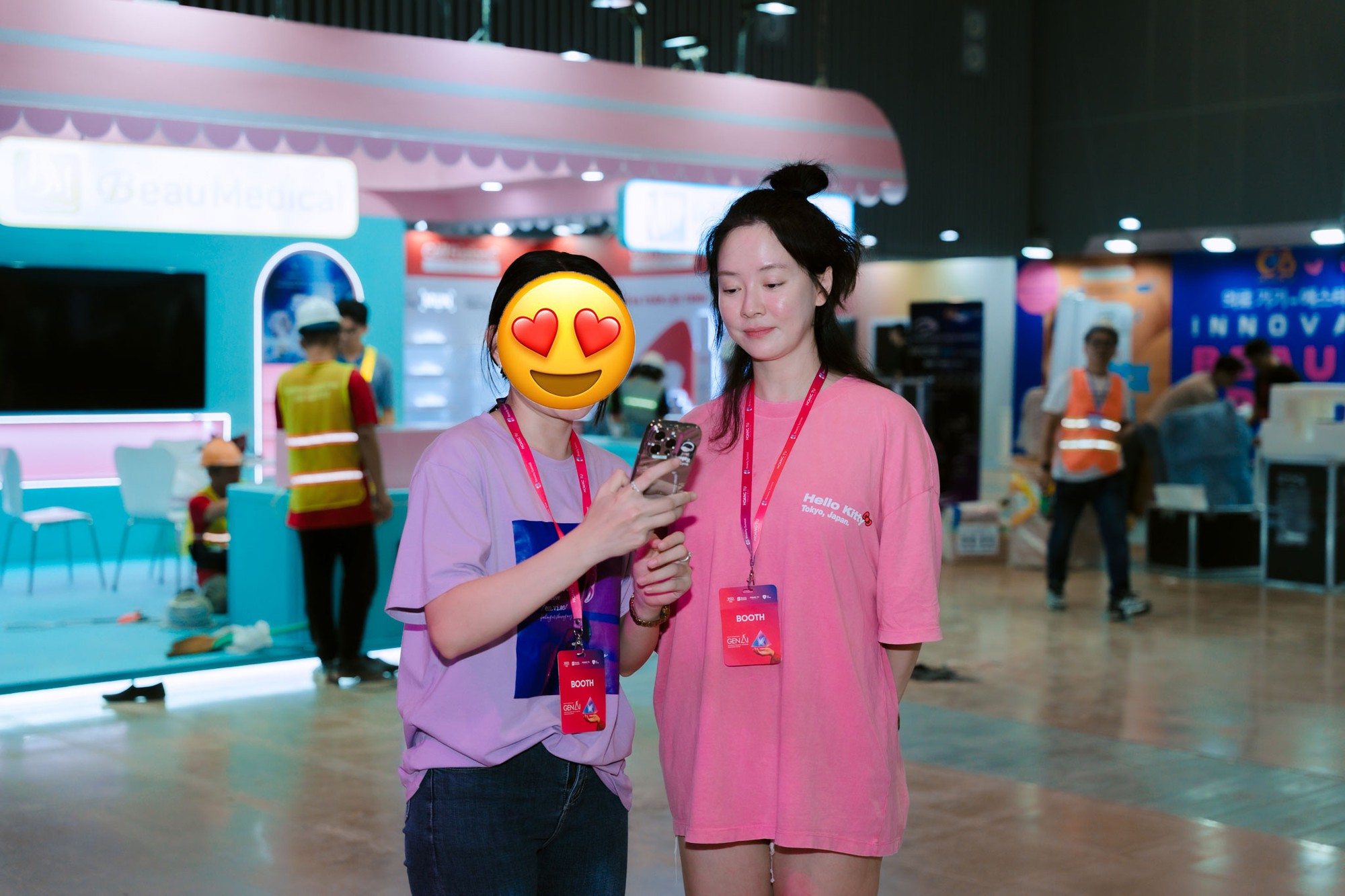 "Mợ ngố" Song Ji Hyo trở lại TP.HCM đúng ngày Quốc khánh, mê Việt Nam cỡ này rồi! - Ảnh 5. "Mợ ngố" Song Ji Hyo trở lại TP.HCM đúng ngày Quốc khánh, mê Việt Nam cỡ này rồi! - Ảnh 5.