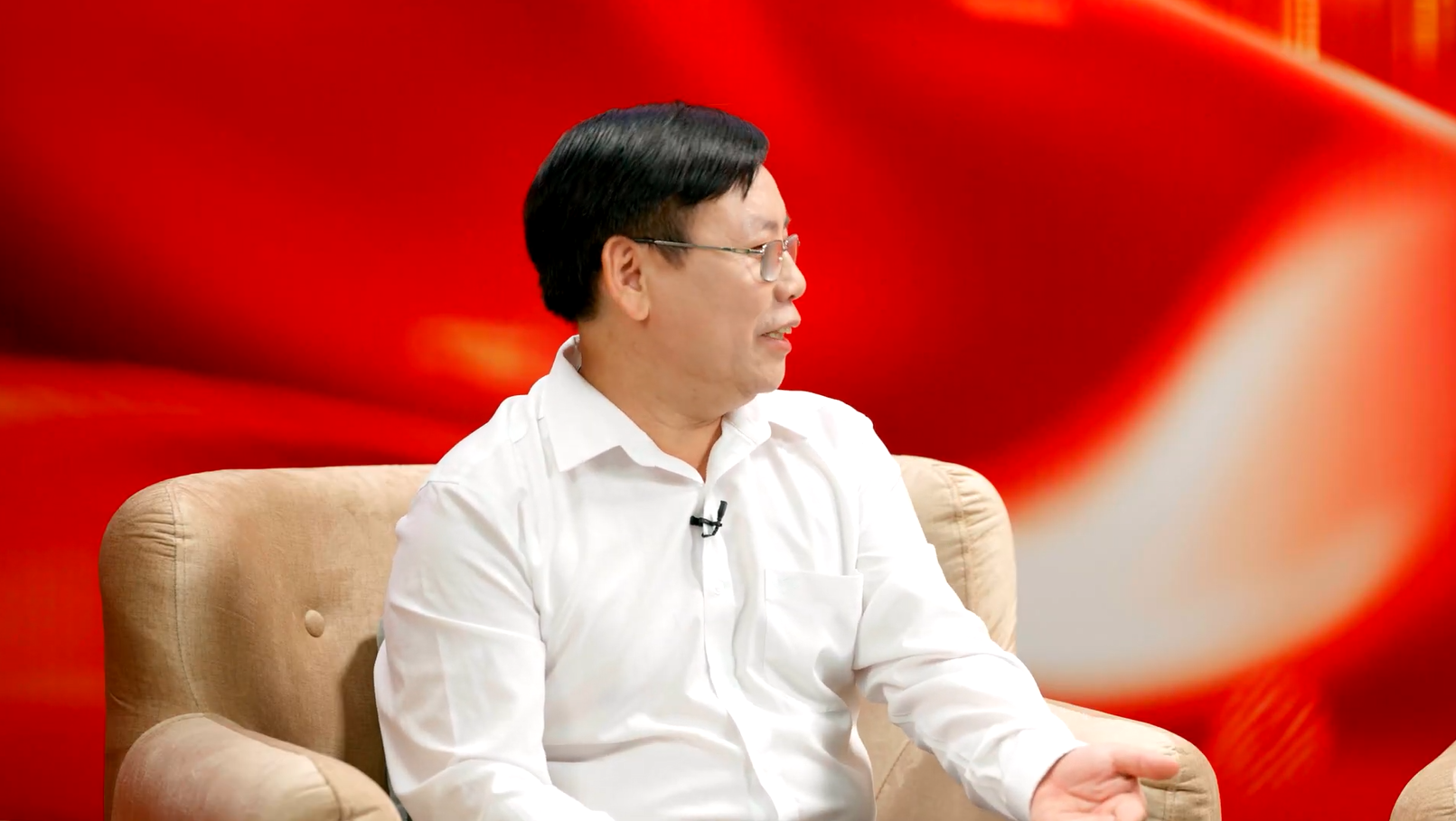 Từ bát bánh đa cua đến VNeID: Xem Pew Pew và Duy Thẩm chỉ cách "Kiến tạo Đất nước" từ các nội dung giản đơn nhất - Ảnh 4. Từ bát bánh đa cua đến VNeID: Xem Pew Pew và Duy Thẩm chỉ cách "Kiến tạo Đất nước" từ các nội dung giản đơn nhất - Ảnh 4.