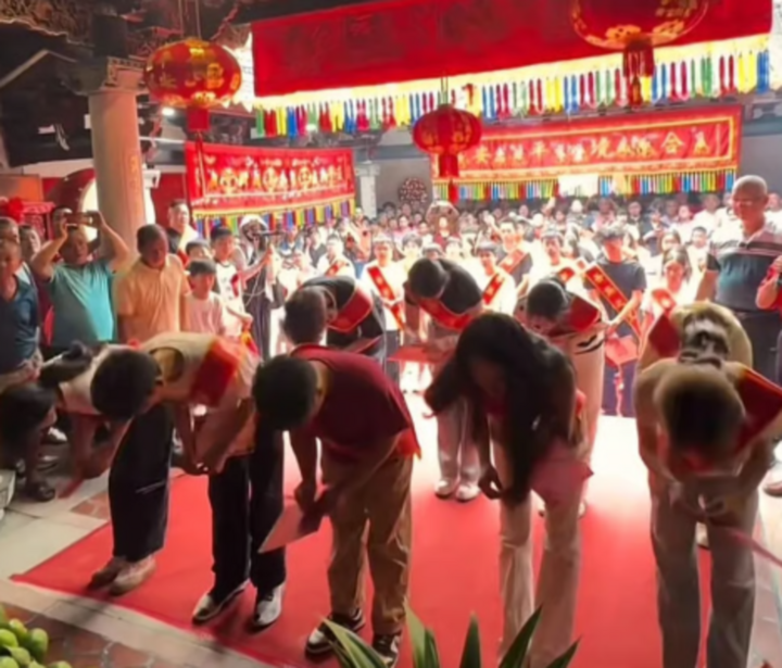 Ngôi làng nghèo nhưng có tới 33 tiến sĩ, con cháu "không có gì ngoài bằng khen": Nguyên nhân không đến từ phong thủy - Ảnh 2. Ngôi làng nghèo nhưng có tới 33 tiến sĩ, con cháu "không có gì ngoài bằng khen": Nguyên nhân không đến từ phong thủy - Ảnh 2.