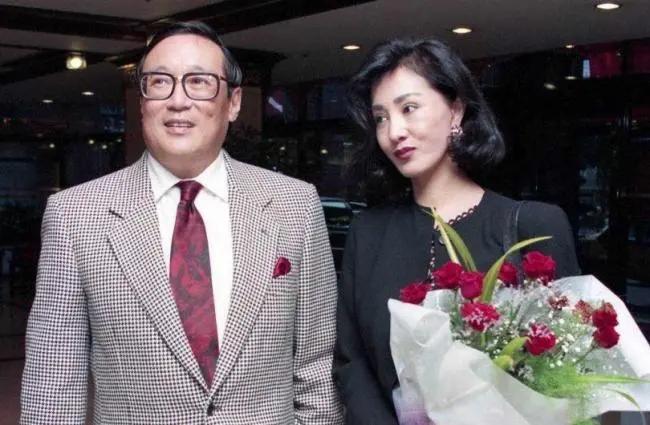 IQ vô cực là đây: Mỹ nhân Hong Kong “chơi đùa” với tiểu tam rồi thắng ngoạn mục, thu về khối tài sản hơn 24 nghìn tỷ - Ảnh 3. IQ vô cực là đây: Mỹ nhân Hong Kong “chơi đùa” với tiểu tam rồi thắng ngoạn mục, thu về khối tài sản hơn 24 nghìn tỷ - Ảnh 3.