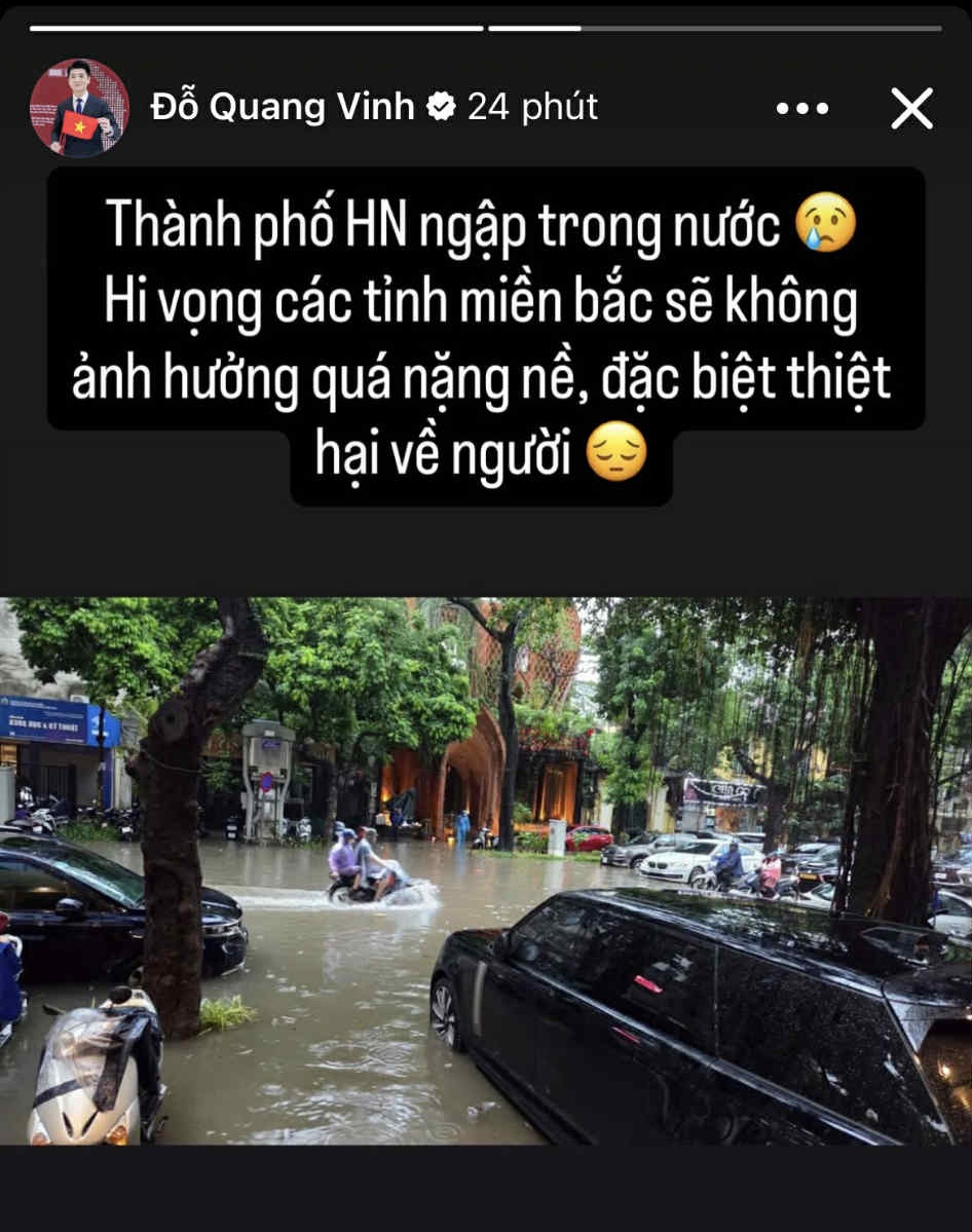 Phó tổng Đỗ Quang Vinh xắn quần lội ra ô tô trong ngày Hà Nội Phó tổng Đỗ Quang Vinh xắn quần lội ra ô tô trong ngày Hà Nội