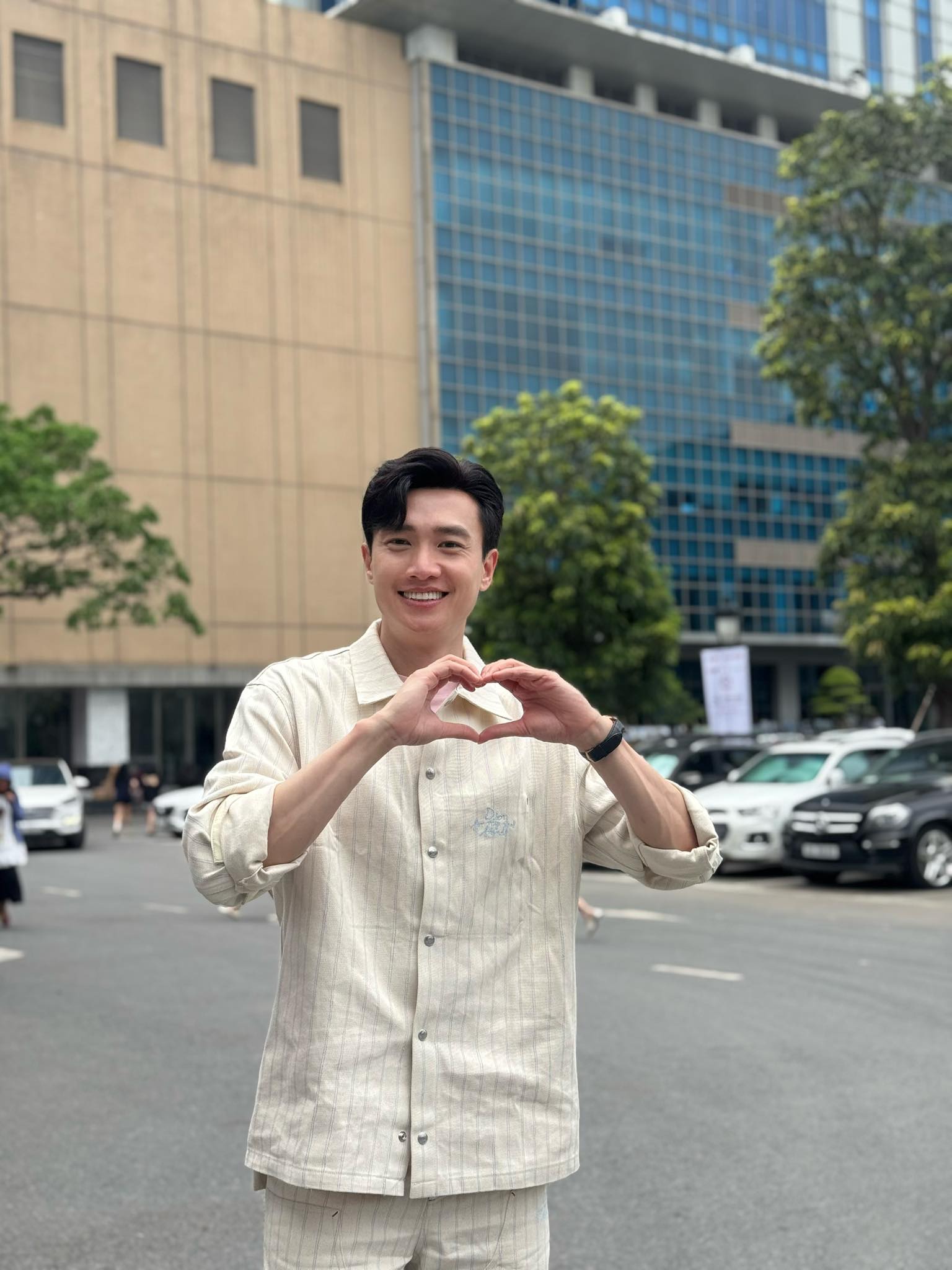 Ngoại hình nam nghệ sĩ sở hữu 2 biệt thự 70 tỷ ở TP.HCM - Cần Thơ, bị đồn đào hoa nhưng U40 chưa vợ- Ảnh 3.