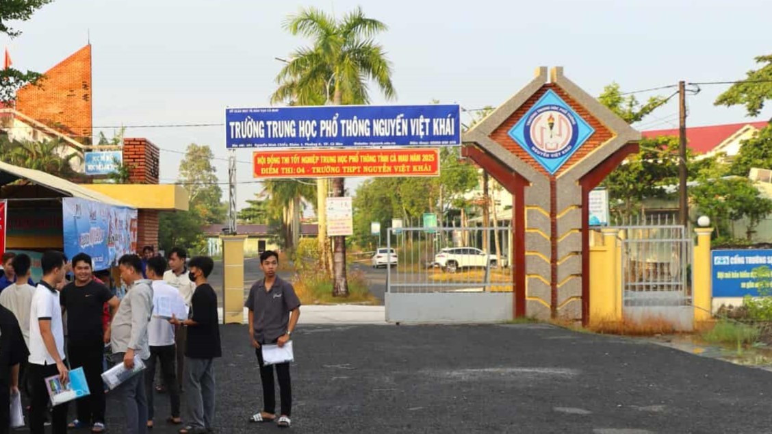 Trường cấp 3 bị ‘tuýt còi’ vì sắp xếp giáo viên gây hoang mang - Ảnh 1.