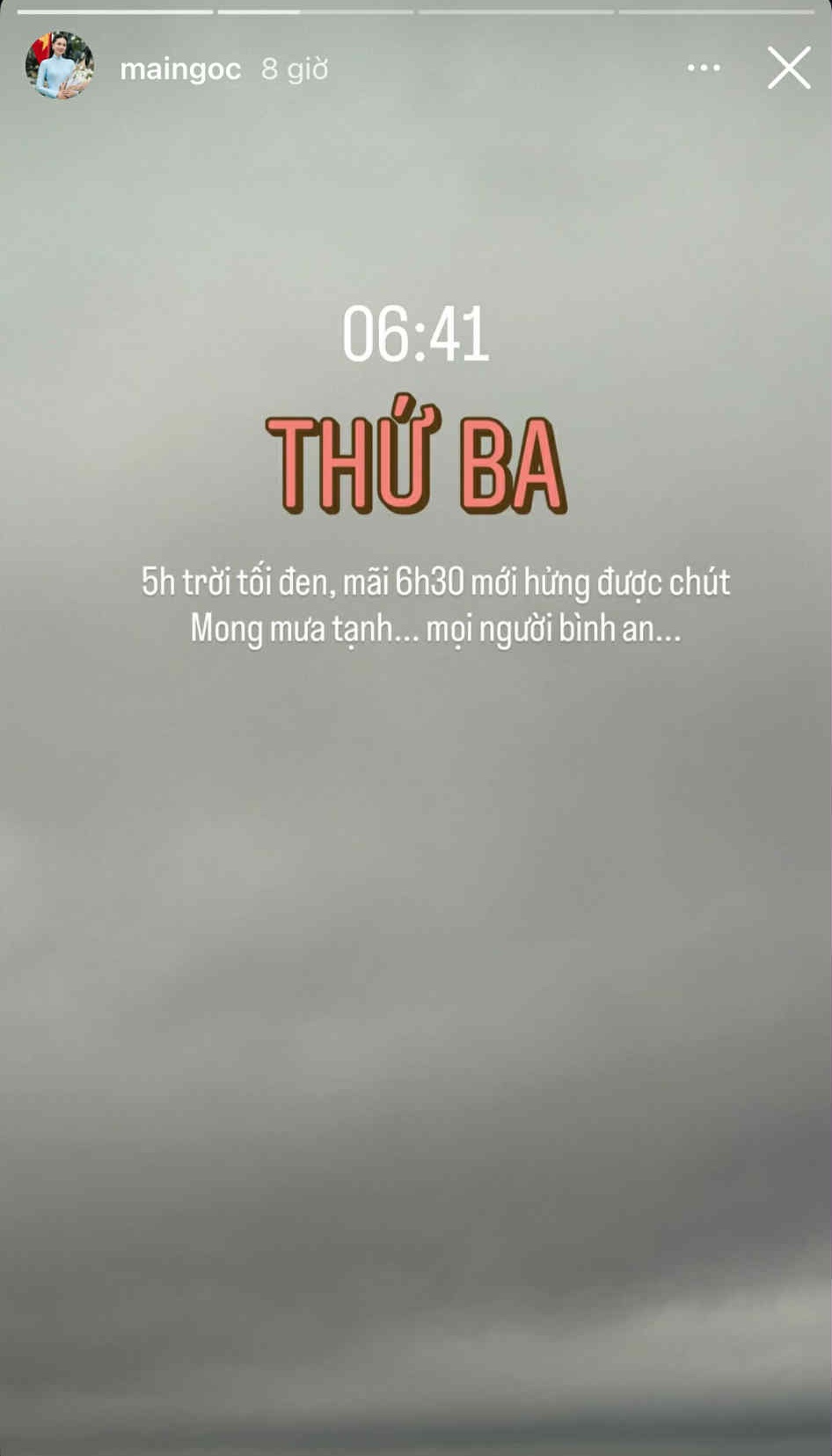 Phó tổng Đỗ Quang Vinh xắn quần lội ra ô tô trong ngày Hà Nội Phó tổng Đỗ Quang Vinh xắn quần lội ra ô tô trong ngày Hà Nội