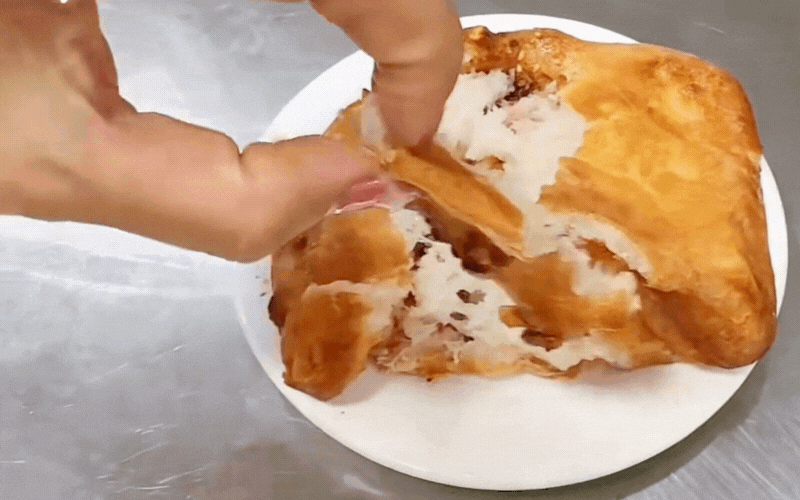 Dân mạng &quot;khai sáng&quot; cách ăn bánh dẻo mới được chị em rần rần thử: Không nghĩ mang nướng lại &quot;ngon không tưởng&quot; như vậy - Ảnh 3.