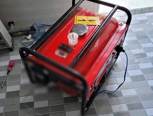 Mất điện sau bão, 2 cha con ở Nghệ An tử vong nghi ngạt khí khi chạy máy phát điện trong nhà - Ảnh 1. Mất điện sau bão, 2 cha con ở Nghệ An tử vong nghi ngạt khí khi chạy máy phát điện trong nhà - Ảnh 1.