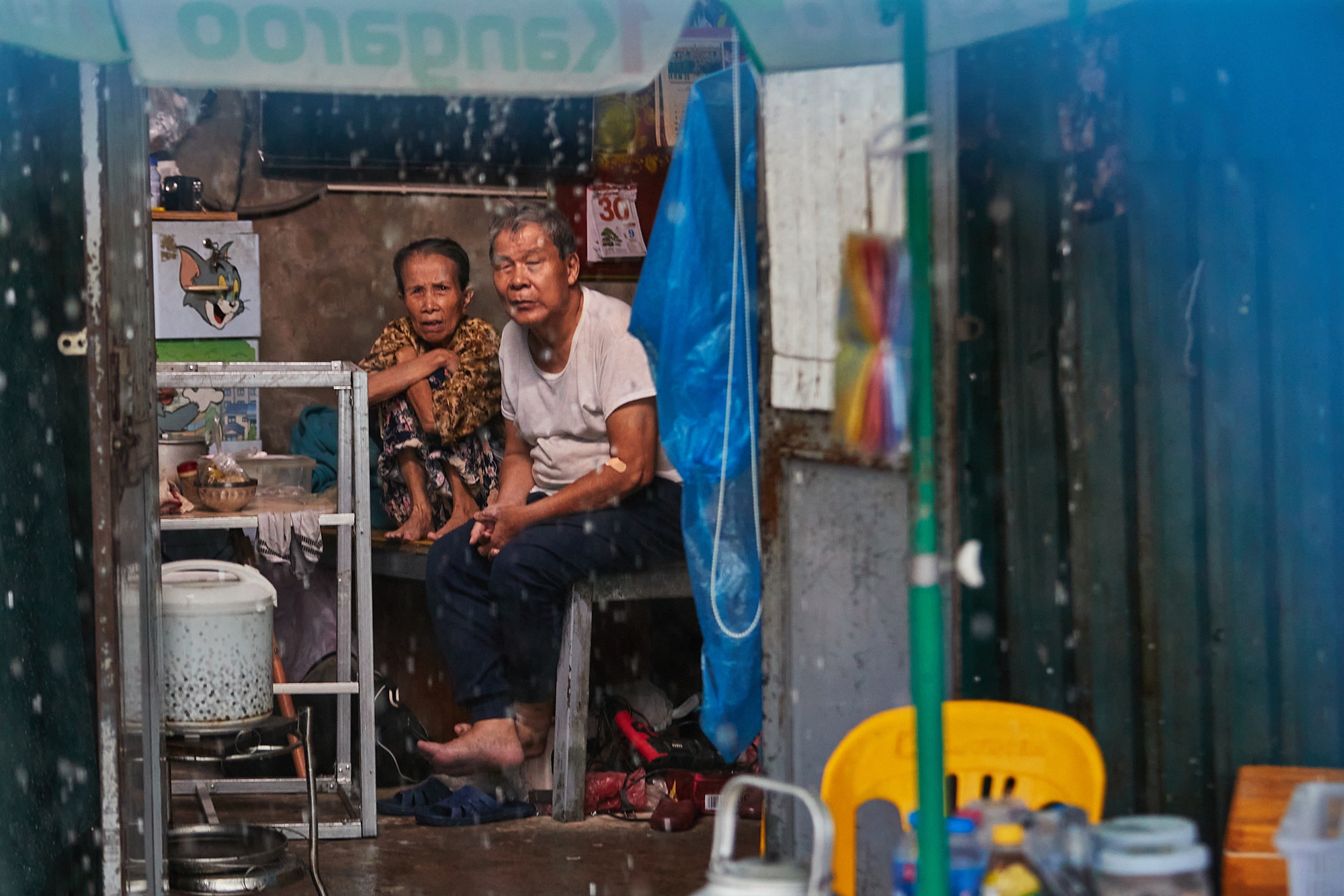 Hà Nội chưa bao giờ như này: Những hình ảnh kinh hoàng nhất của trận mưa ngập từ sáng đến tối!- Ảnh 3.