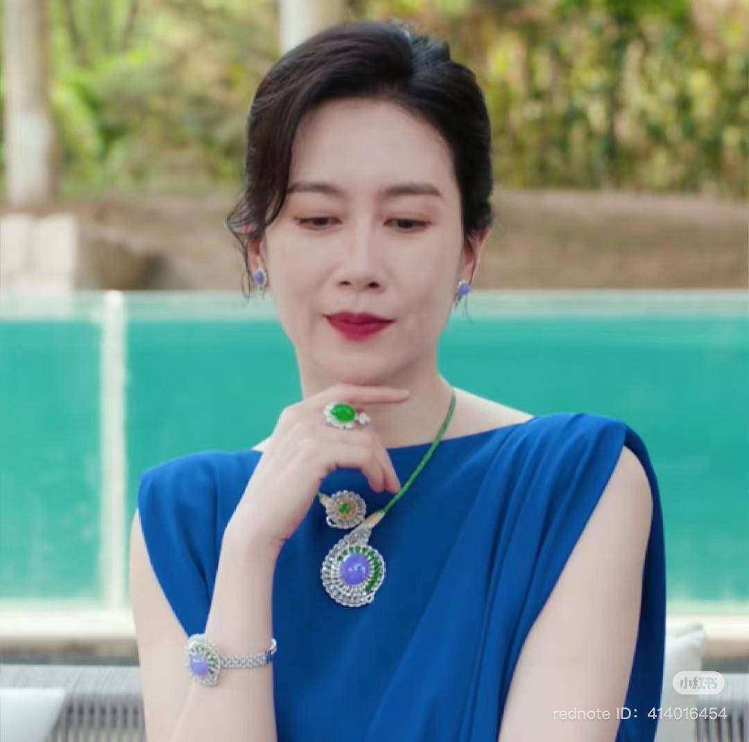 Soi “mẹ chồng” Triệu Lộ Tư mới thấy: Không phải vàng hay kim cương, đây mới là thứ “định nghĩa quyền lực” giới siêu giàu Trung Quốc - Ảnh 3.