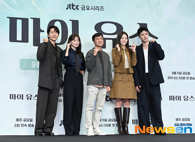 Song Joong Ki tái xuất gây ngỡ ngàng, làm Song Joong Ki tái xuất gây ngỡ ngàng, làm