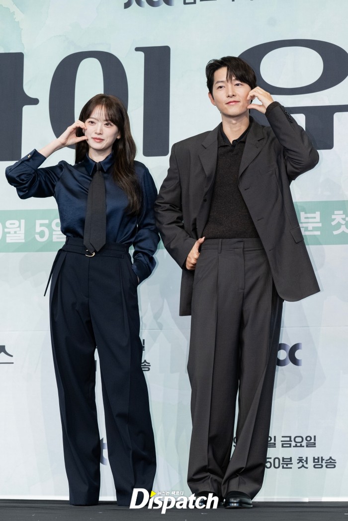 Song Joong Ki tái xuất gây ngỡ ngàng, làm Song Joong Ki tái xuất gây ngỡ ngàng, làm