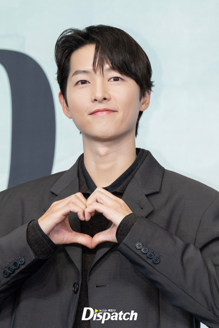 Song Joong Ki tái xuất gây ngỡ ngàng, làm Song Joong Ki tái xuất gây ngỡ ngàng, làm