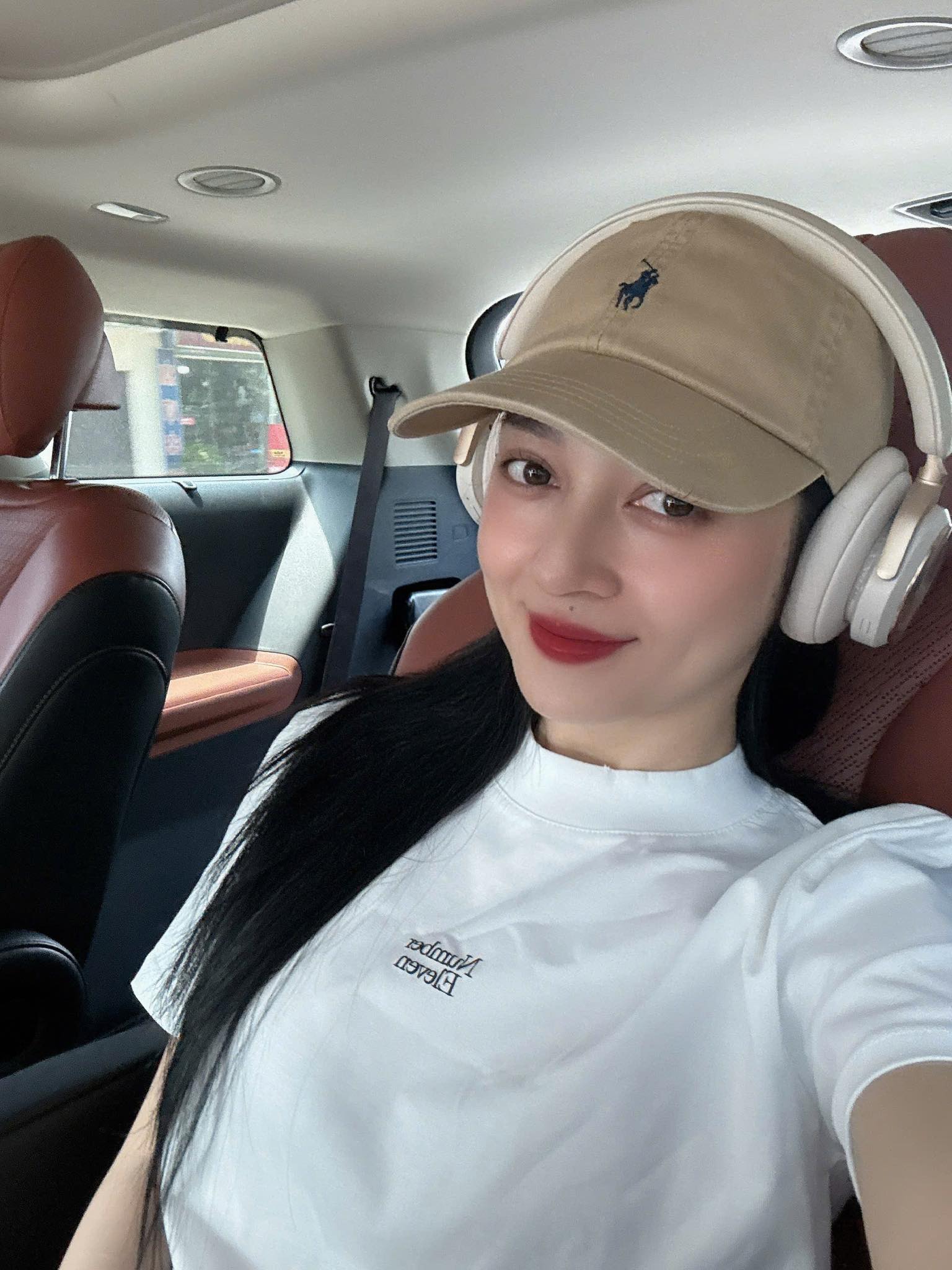 Bảo Anh lên tiếng sau lùm xùm "phốt" thái độ của con gái Phạm Quỳnh Anh: Soi 1 câu mới thấy đúng là bà mẹ 10 điểm! - Ảnh 1. Bảo Anh lên tiếng sau lùm xùm "phốt" thái độ của con gái Phạm Quỳnh Anh: Soi 1 câu mới thấy đúng là bà mẹ 10 điểm! - Ảnh 1.
