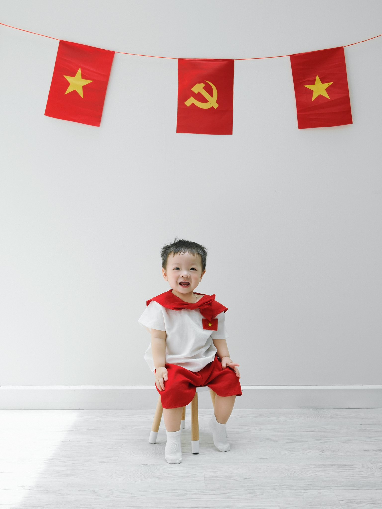 4 cháu ngoại của đại gia Minh Nhựa chơi đùa với nhau vui cỡ này: Đúng là nhà đông con cháu lại còn giàu của cải!- Ảnh 5. 4 cháu ngoại của đại gia Minh Nhựa chơi đùa với nhau vui cỡ này: Đúng là nhà đông con cháu lại còn giàu của cải!- Ảnh 5.