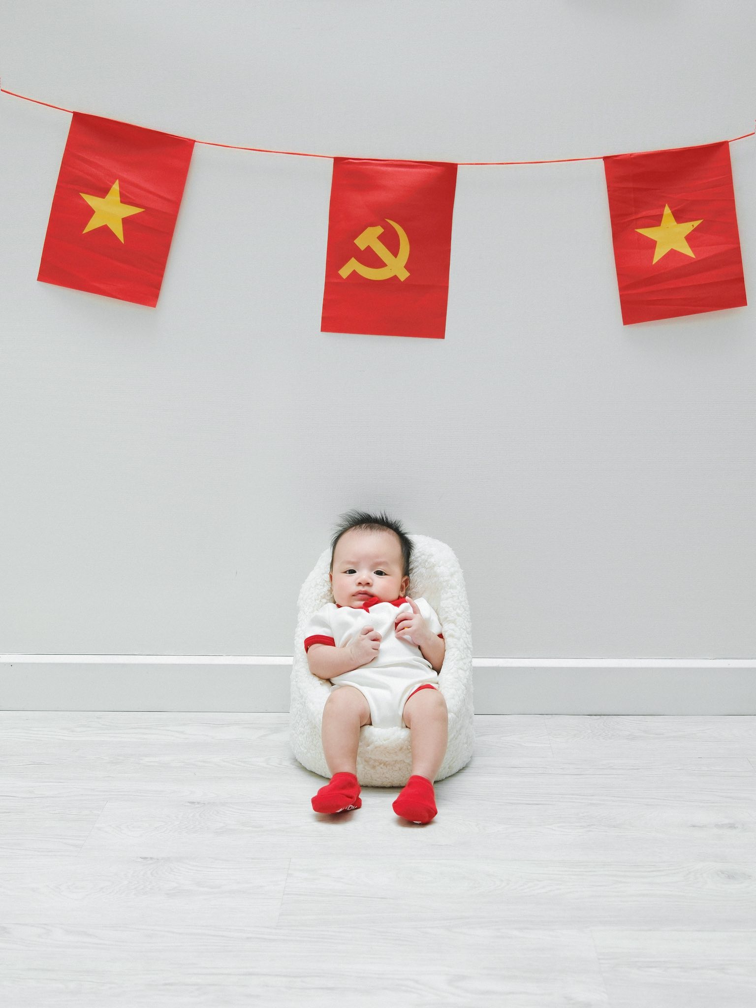 4 cháu ngoại của đại gia Minh Nhựa chơi đùa với nhau vui cỡ này: Đúng là nhà đông con cháu lại còn giàu của cải!- Ảnh 6. 4 cháu ngoại của đại gia Minh Nhựa chơi đùa với nhau vui cỡ này: Đúng là nhà đông con cháu lại còn giàu của cải!- Ảnh 6.