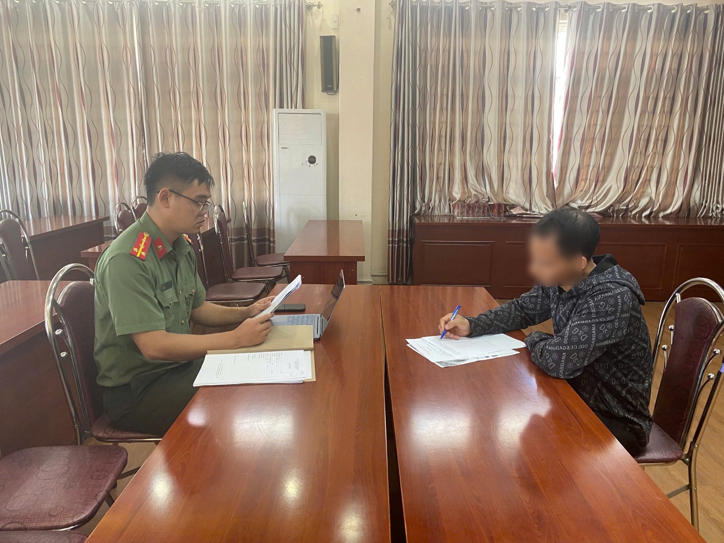 Đối tượng đăng tải hình ảnh phản cảm, ảnh hưởng danh dự cá nhân: Mục đích phía sau - Ảnh 2. Đối tượng đăng tải hình ảnh phản cảm, ảnh hưởng danh dự cá nhân: Mục đích phía sau - Ảnh 2.