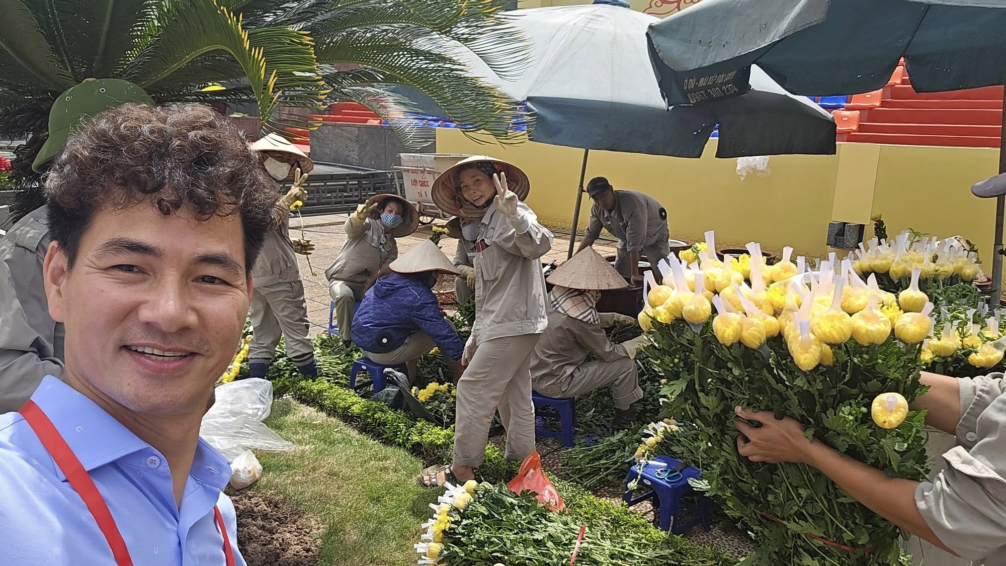 Bức ảnh lộ rõ lý do Cục trưởng Xuân Bắc được yêu quý - Ảnh 2. Bức ảnh lộ rõ lý do Cục trưởng Xuân Bắc được yêu quý - Ảnh 2.